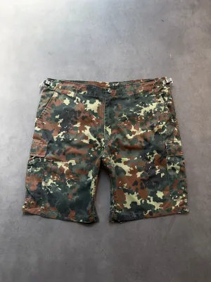 1990s Camo shorts (XL) Warm Days