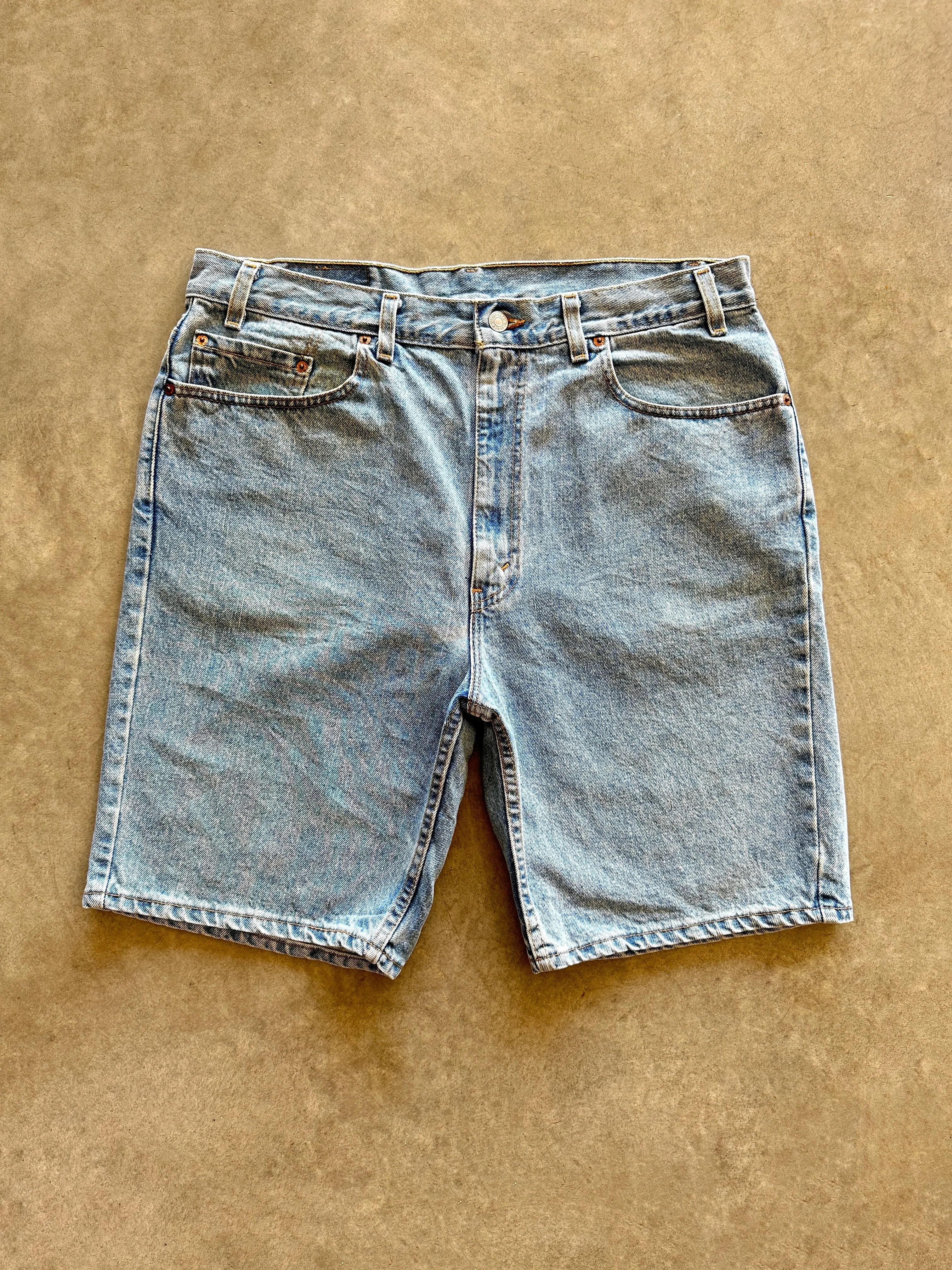 1990s Levis denim shorts (38) Casual Design Ergonomic Pattern Cutting