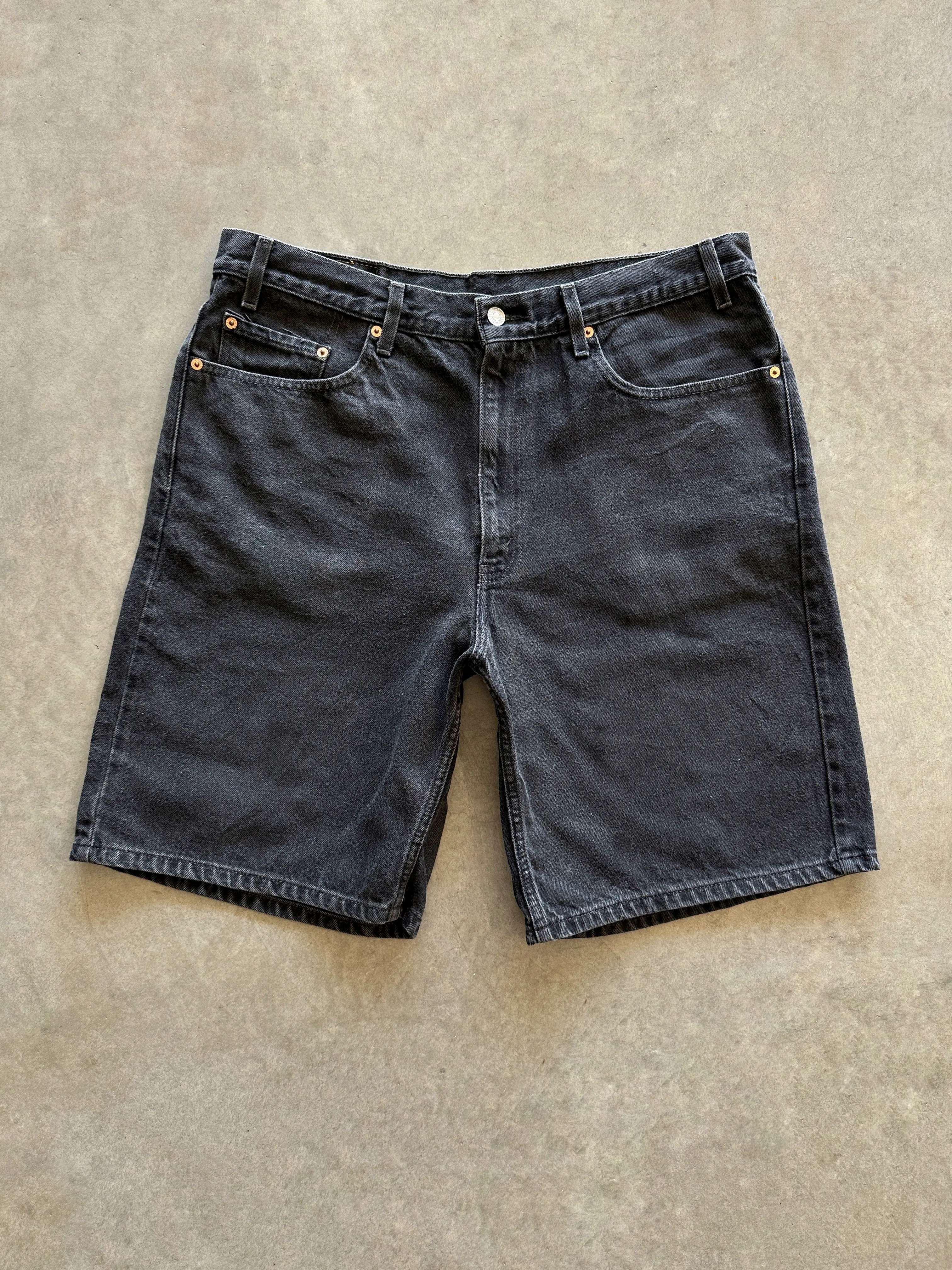 Adjustable drawstring Functional Design 1990s Levis denim shorts (38)