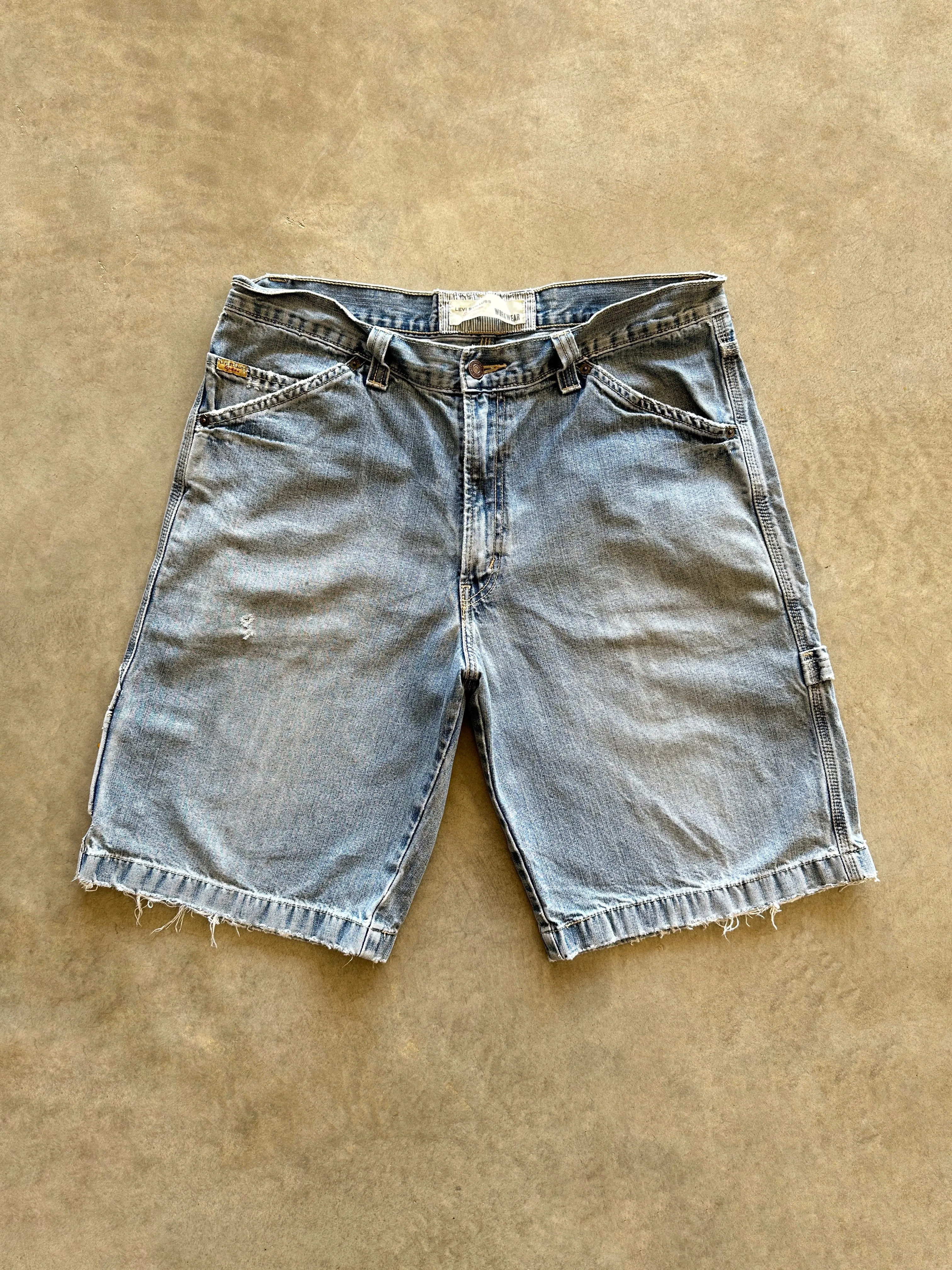 2000s Levis denim carpenter shorts (34) Effortless Style