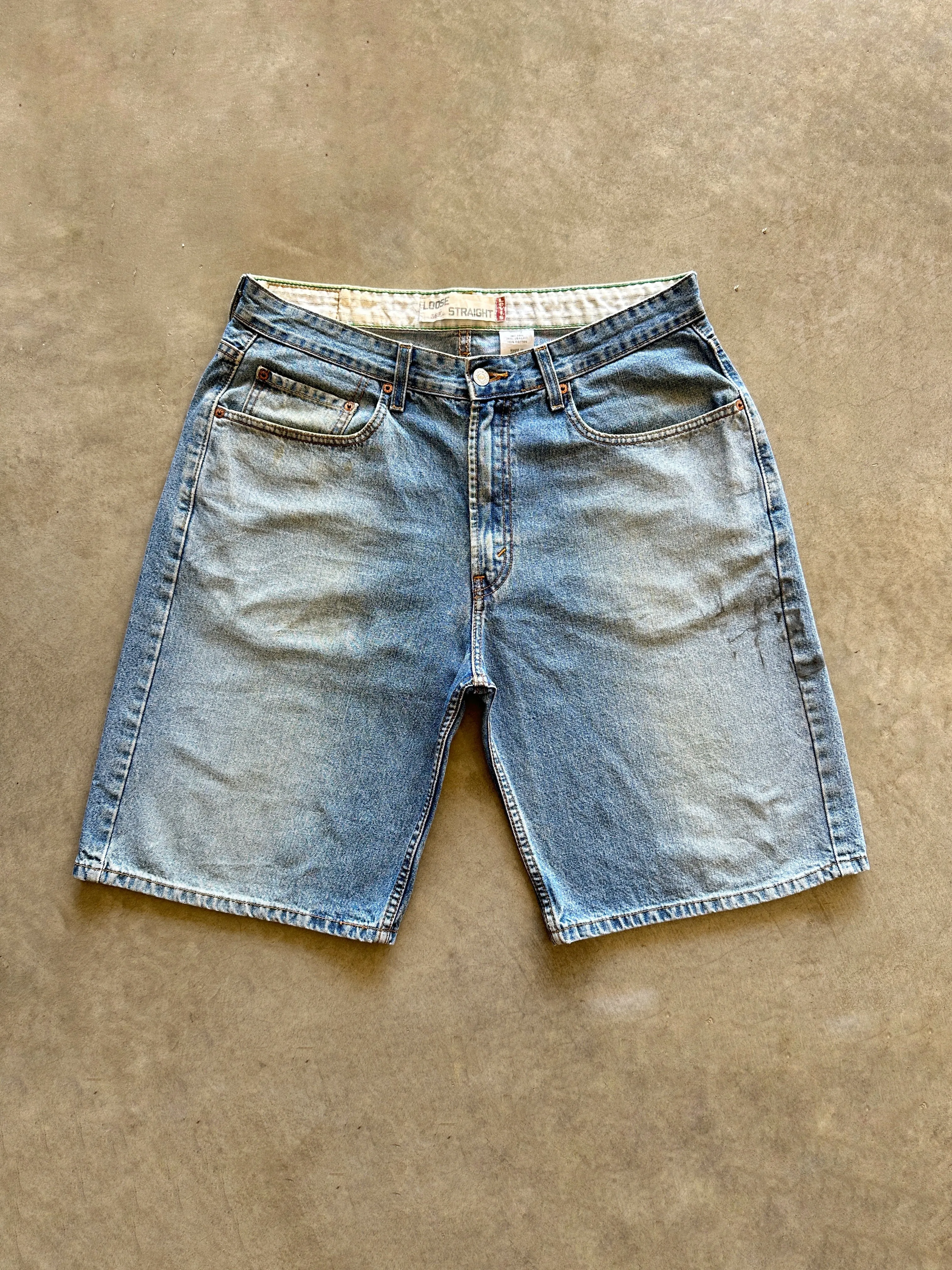 Quick Access Pockets Stylish Shorts 2000s Levis denim shorts (34)