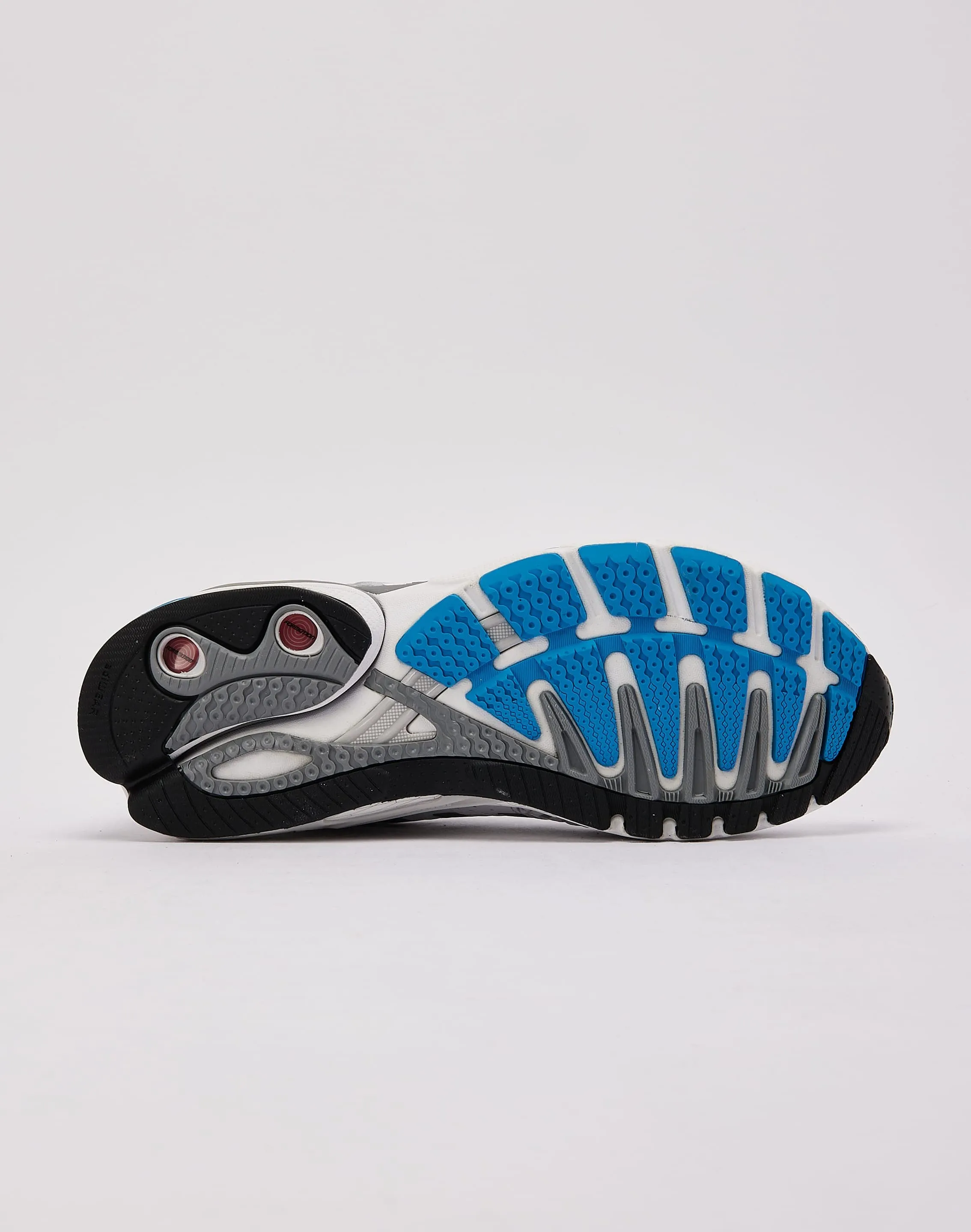 Adidas Adistar Control 5 Waterproof Design