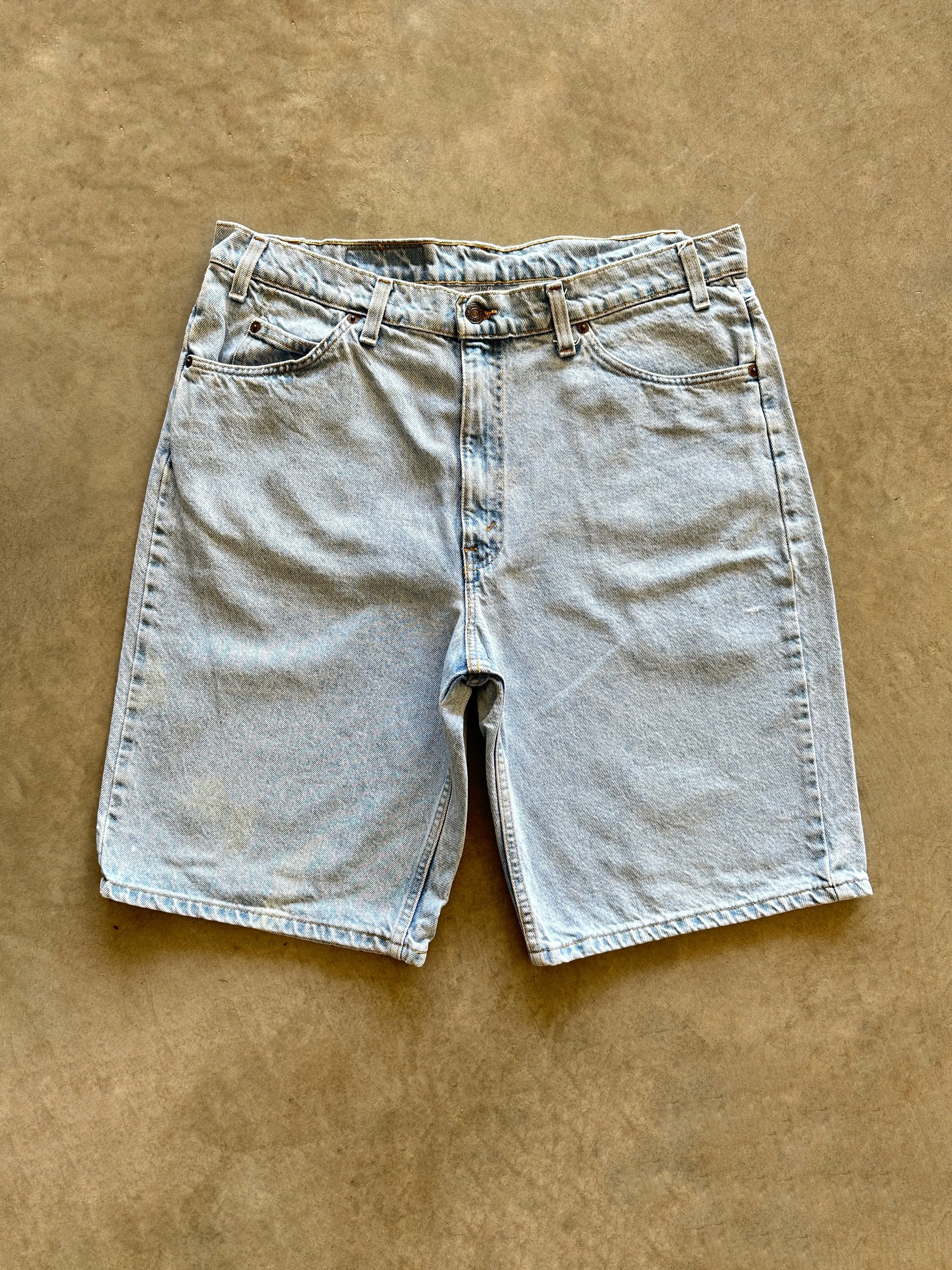 1980s Levis denim shorts (36) Stretchable Waist