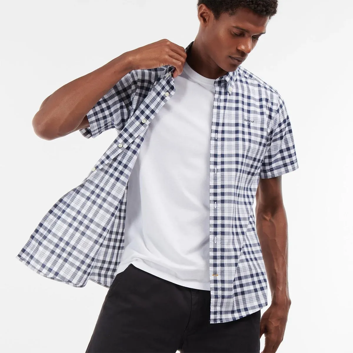 Basic Wardrobe Piece Lightweight Layer Barbour - Middlet Gingham Check Shirt In White/Navy
