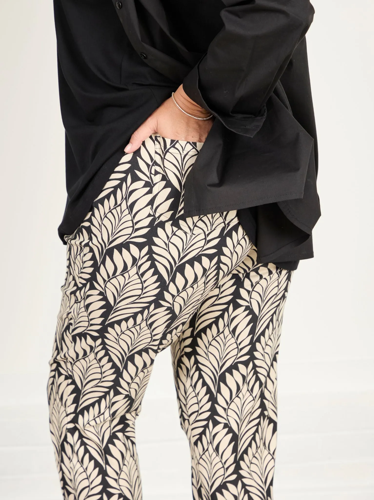 Anti Snag Fabric Bella by Robell Stretch Trouser - Black/Natural