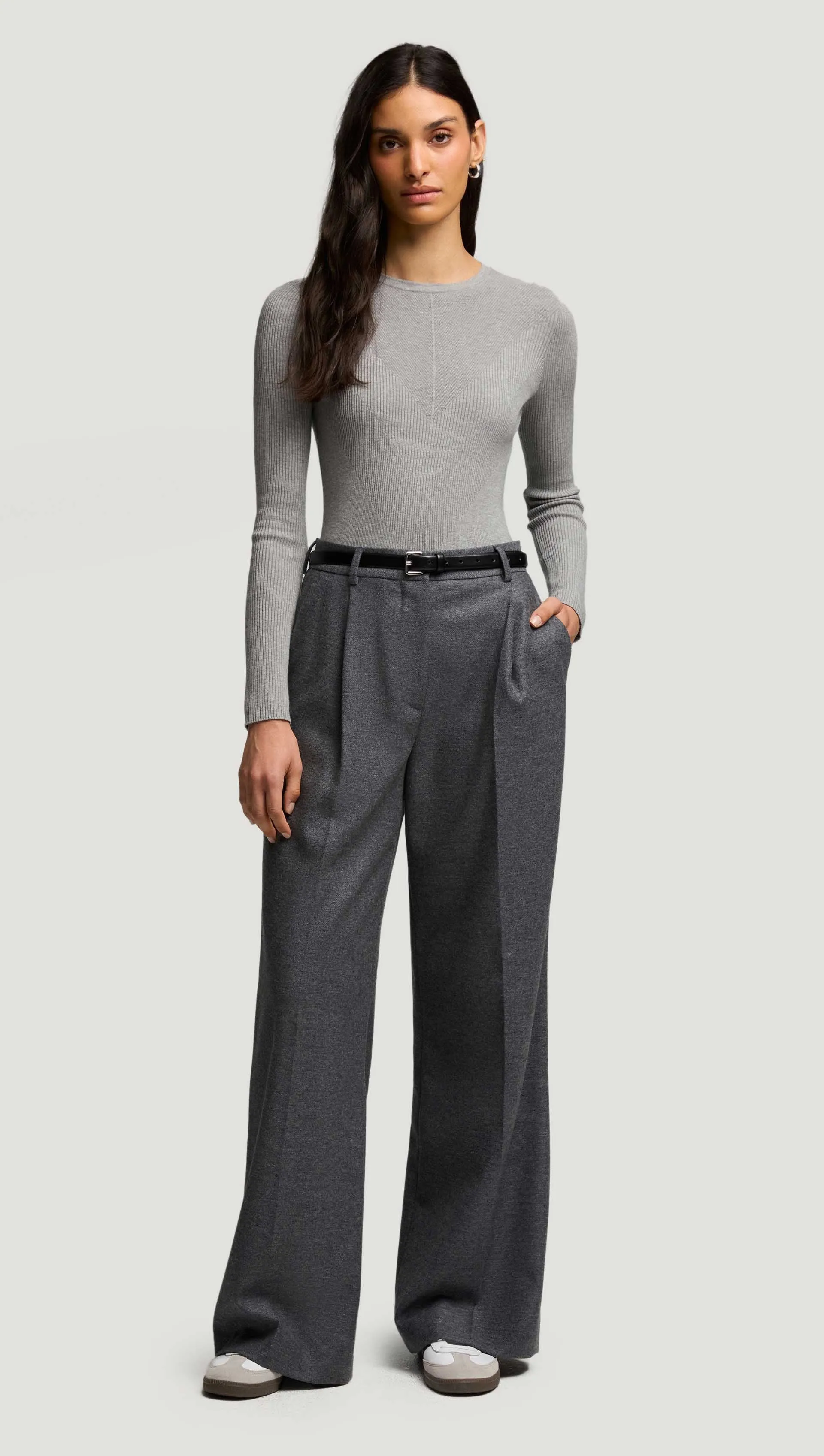 Single Pleat Trouser in Textured Wool | Grey Melange Body Friendly