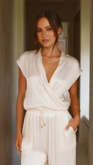 Mom Soft Brylee V Neck Top - Cream