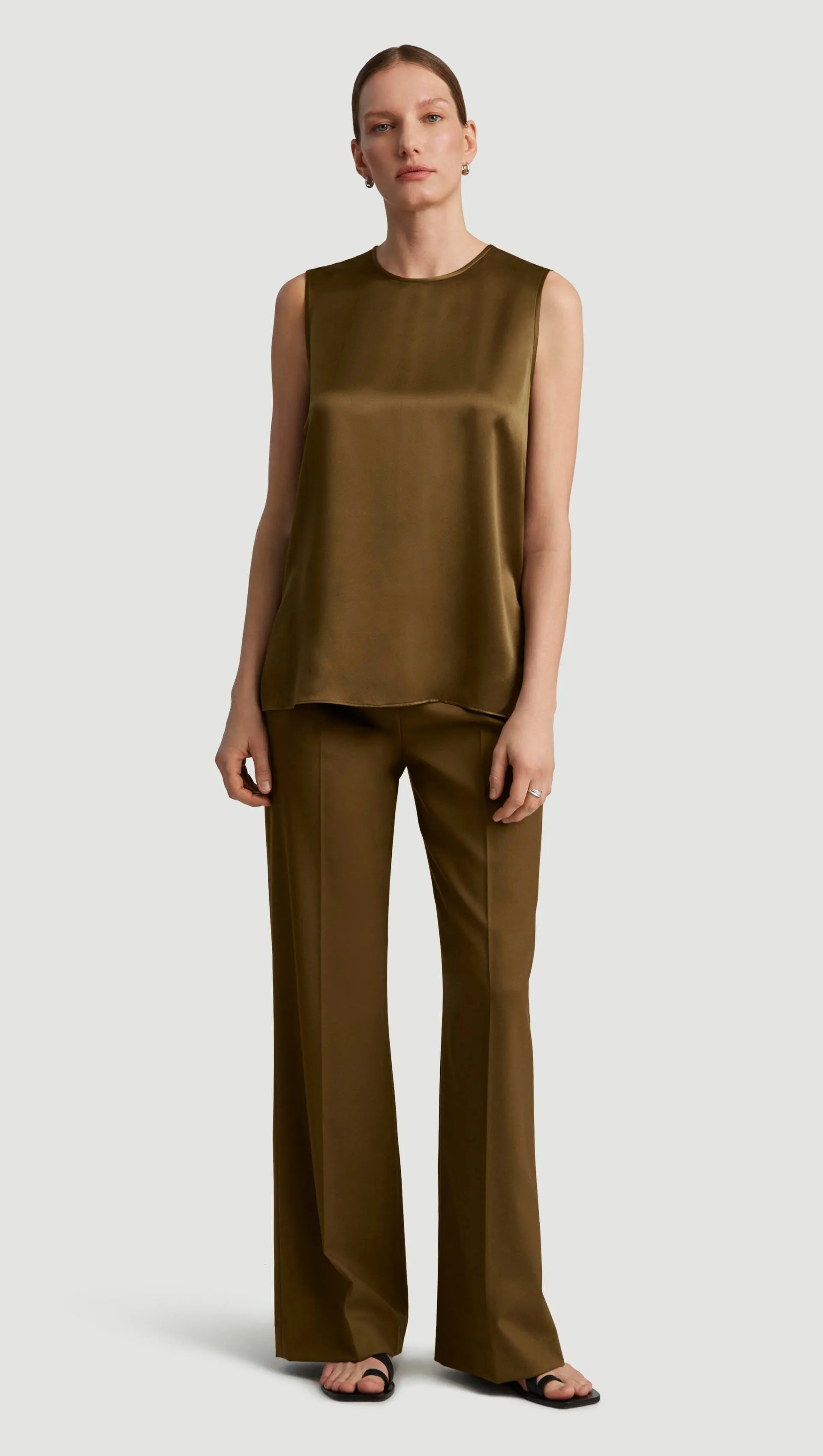 NonRestrictiveFit No Iron Wide Leg Trouser in Seasonless Wool | Mushroom