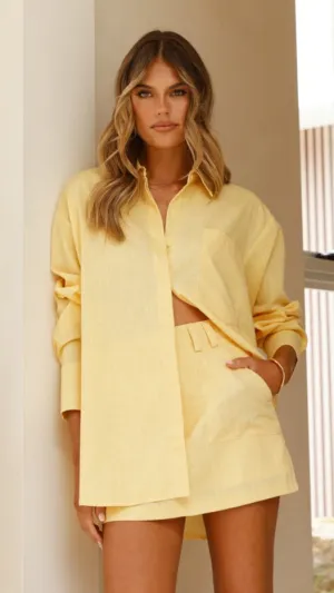Plane Mood Classic Mode Charla Button Up Top - Yellow