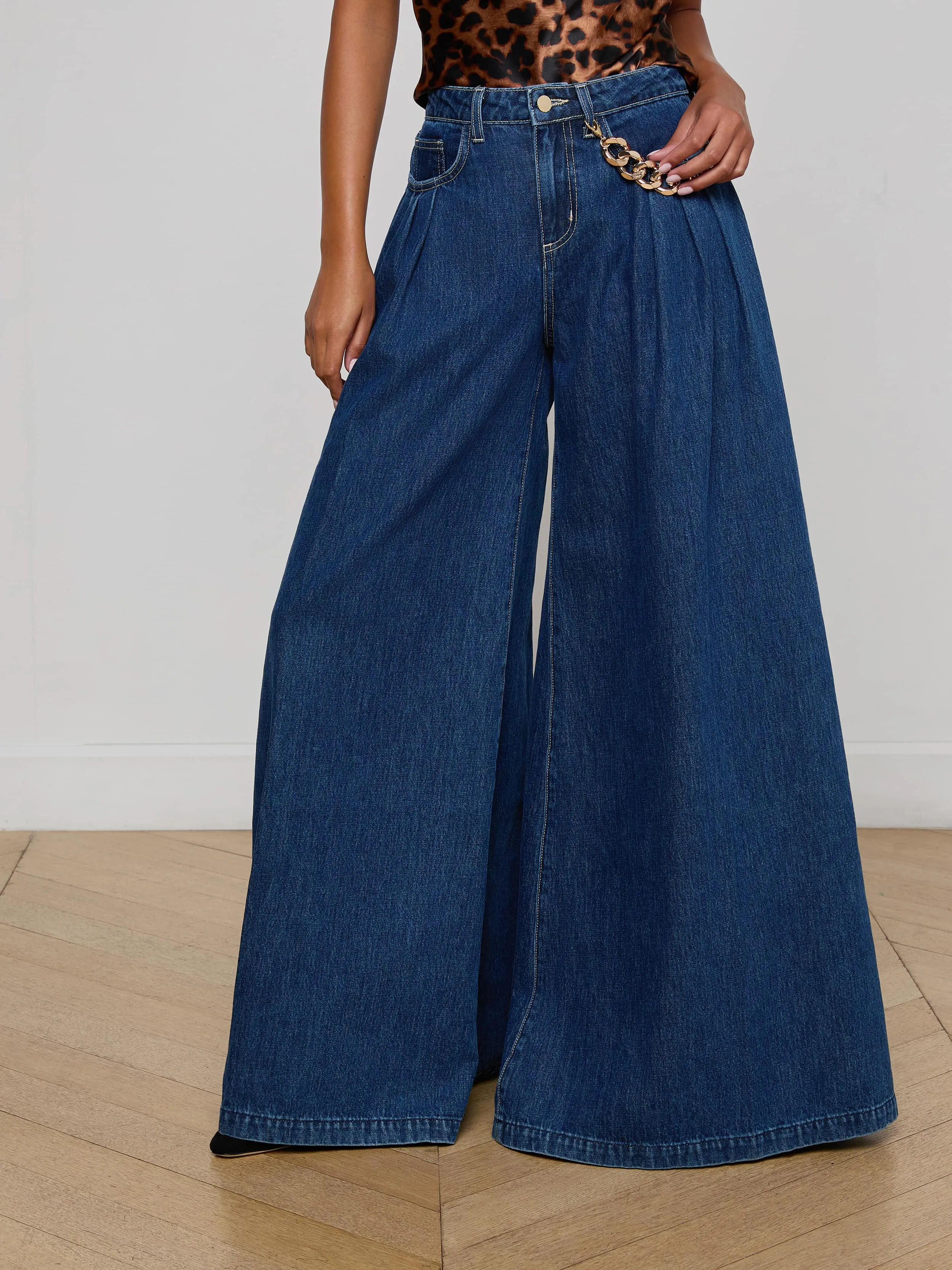 Sanded Seam Comfort Chayse Wide-Leg Jean