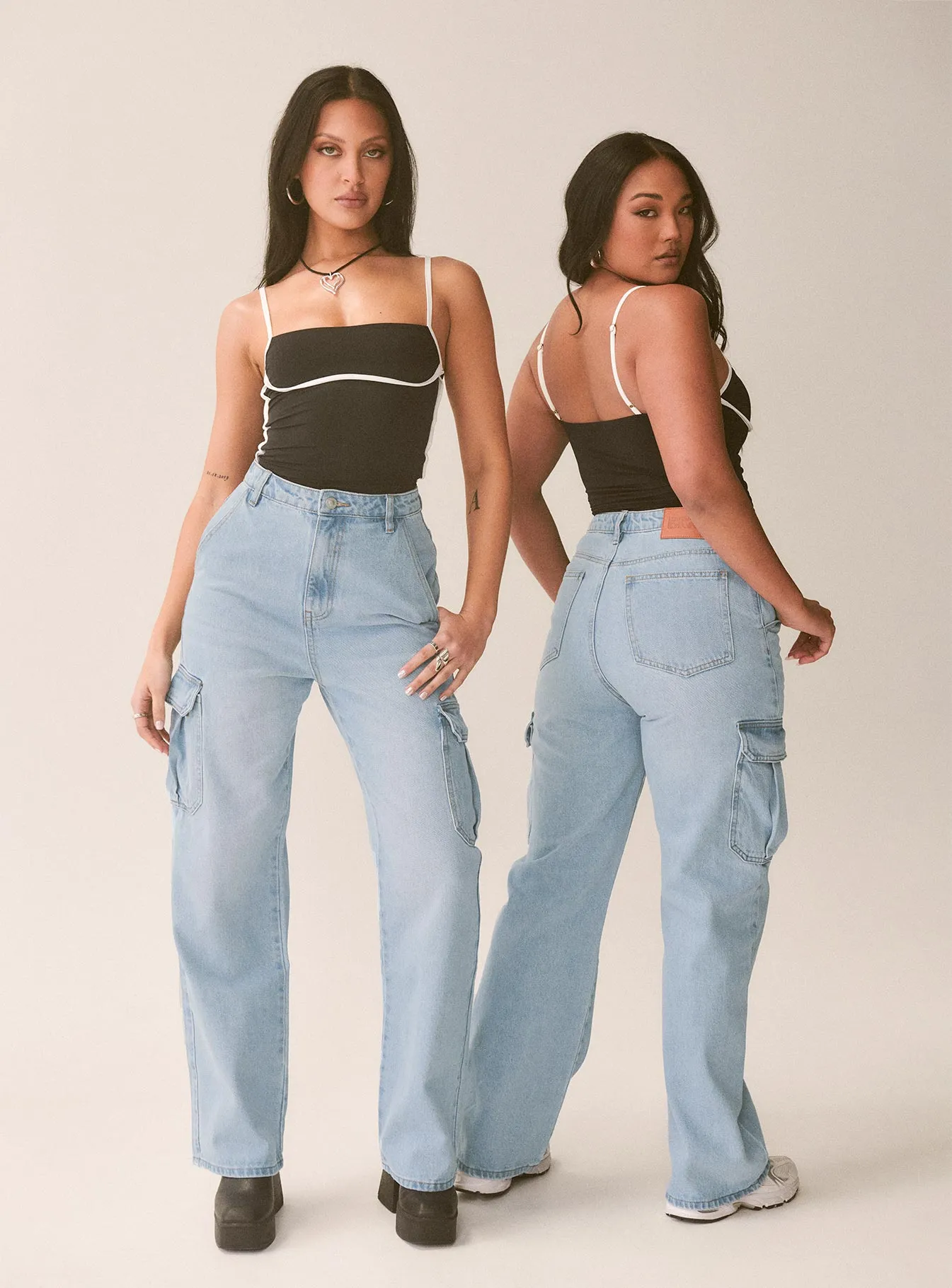 Comfortable Outfit Go-To Style Belgrove Cargo Jeans Mid Wash Denim