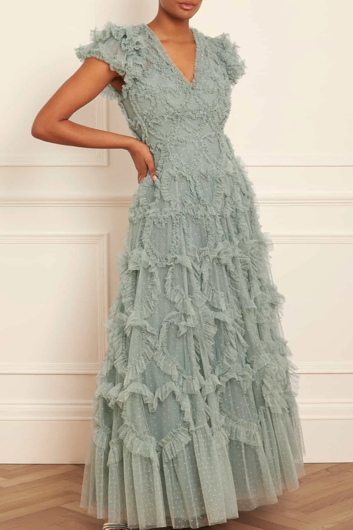 Fashionable Wear Amorette V-Neck Gown