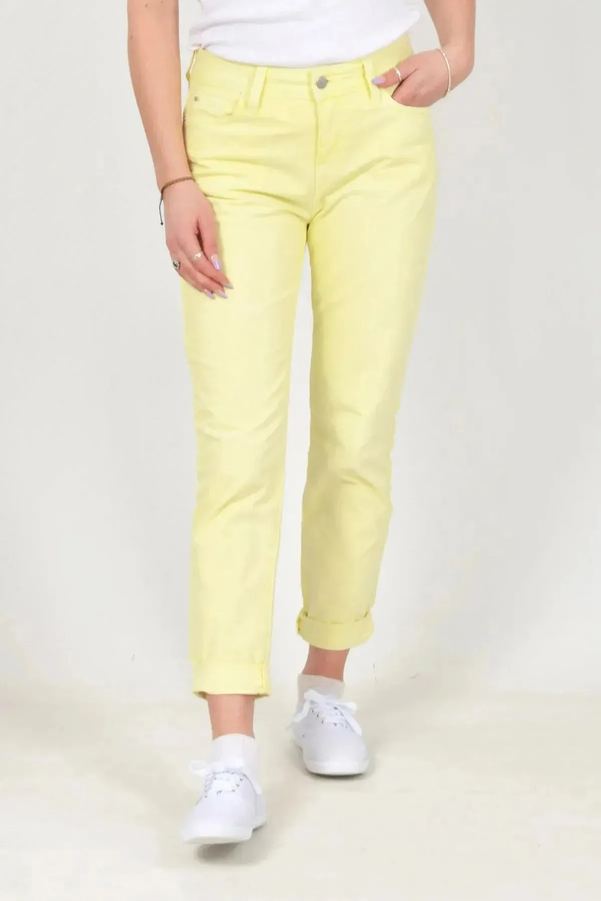 Sleek Design Girlfriend Cropped Roll Hem Jeans