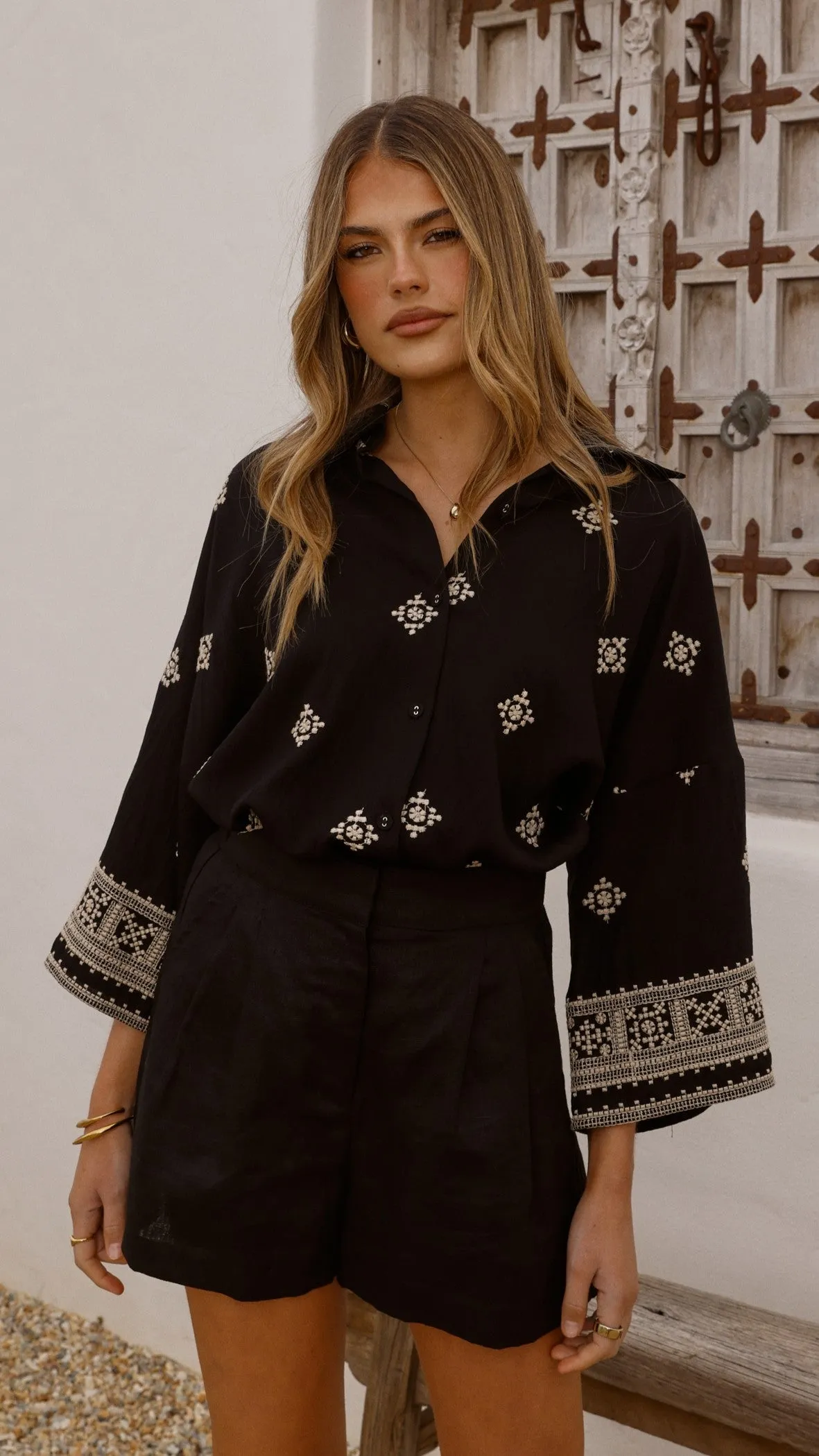 Deni Button Up Shirt - Black/Beige Clean Fit Casual Vibe