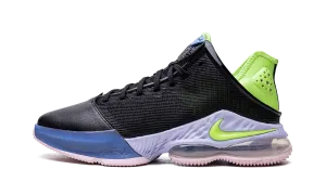 LeBron 19 Low "Black / Ghost Green" long - distance runner's shoe selection modern running shoes