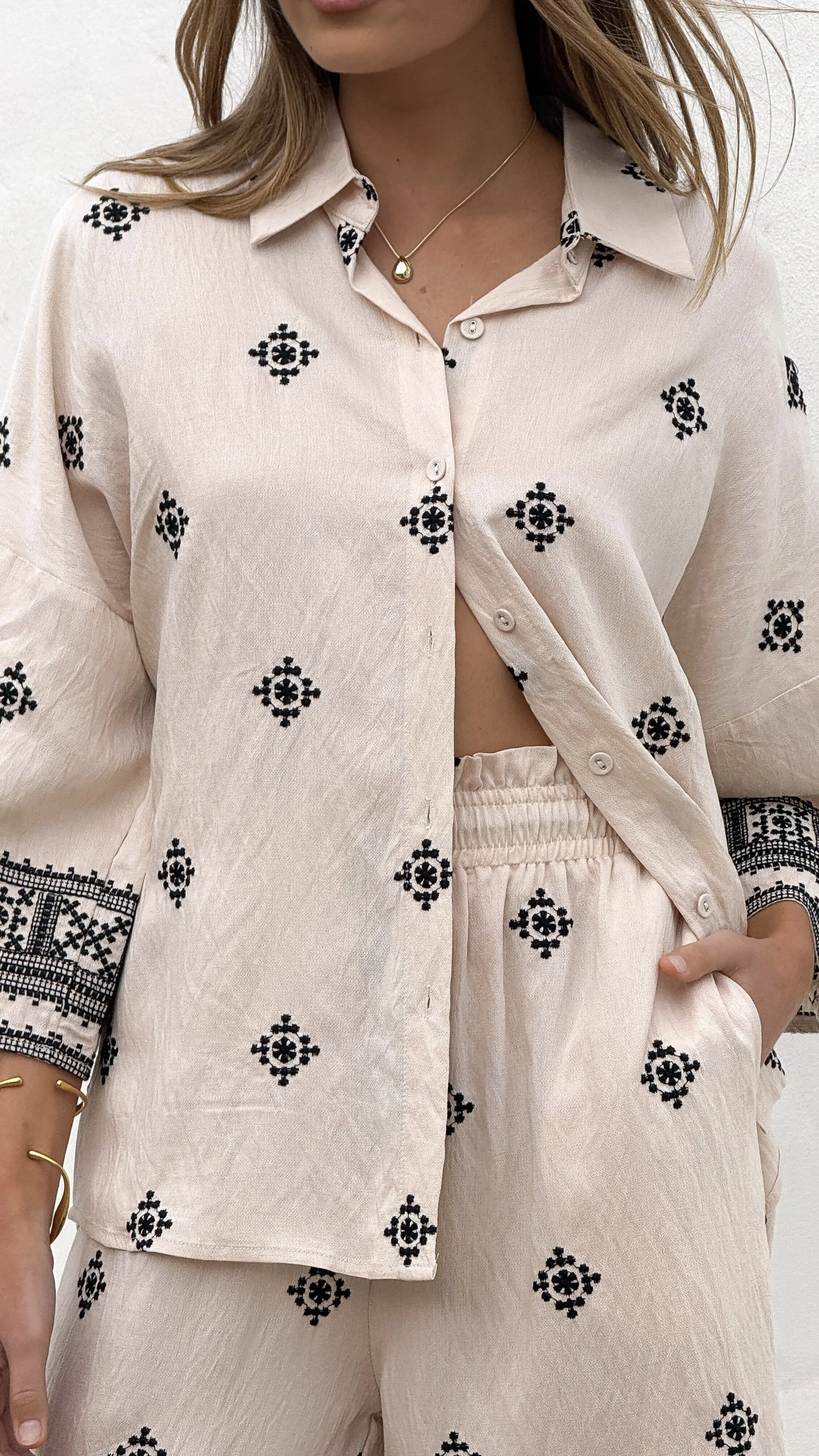 Leader Fit Deni Button Up Shirt - Beige/Black