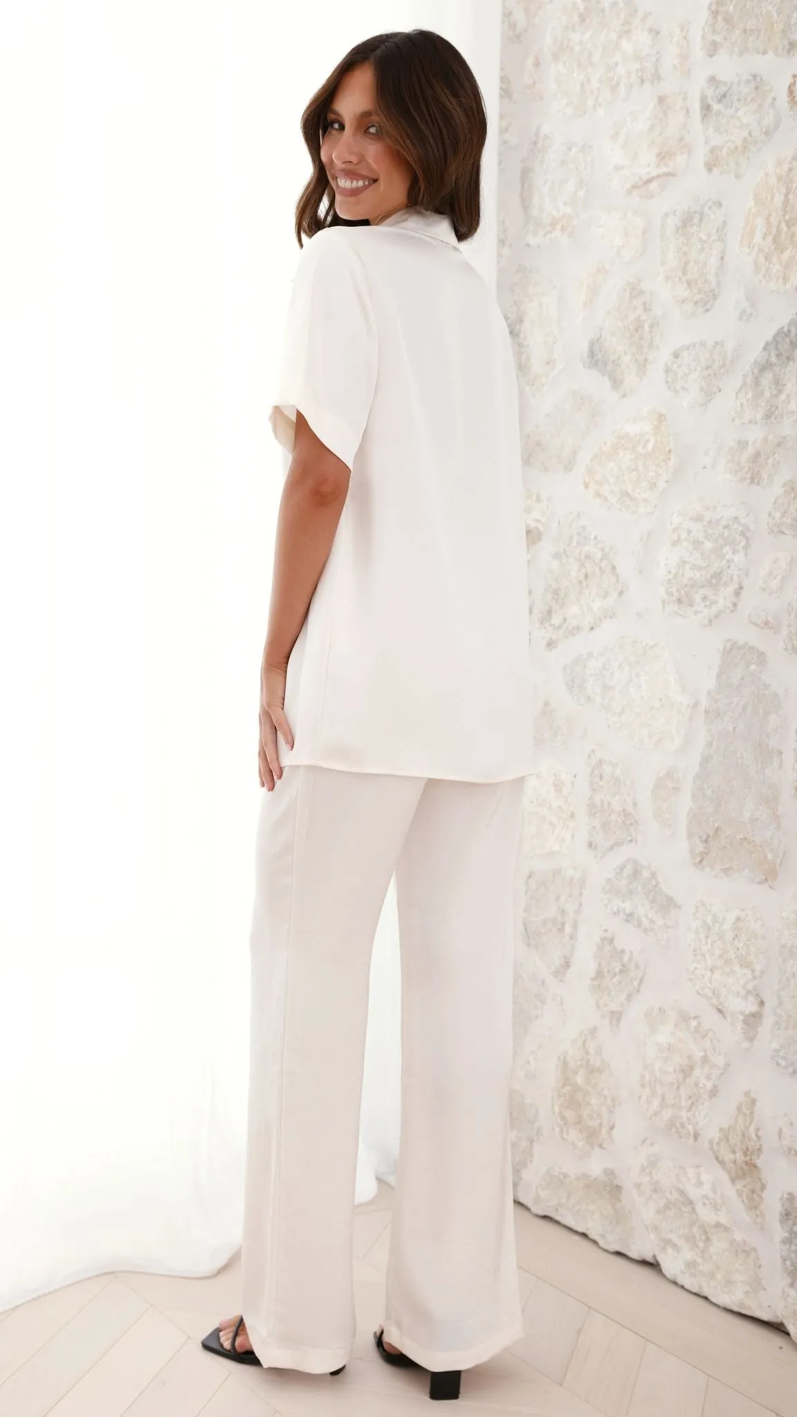 Tagless Labeling Imogen Button Shirt - Cream