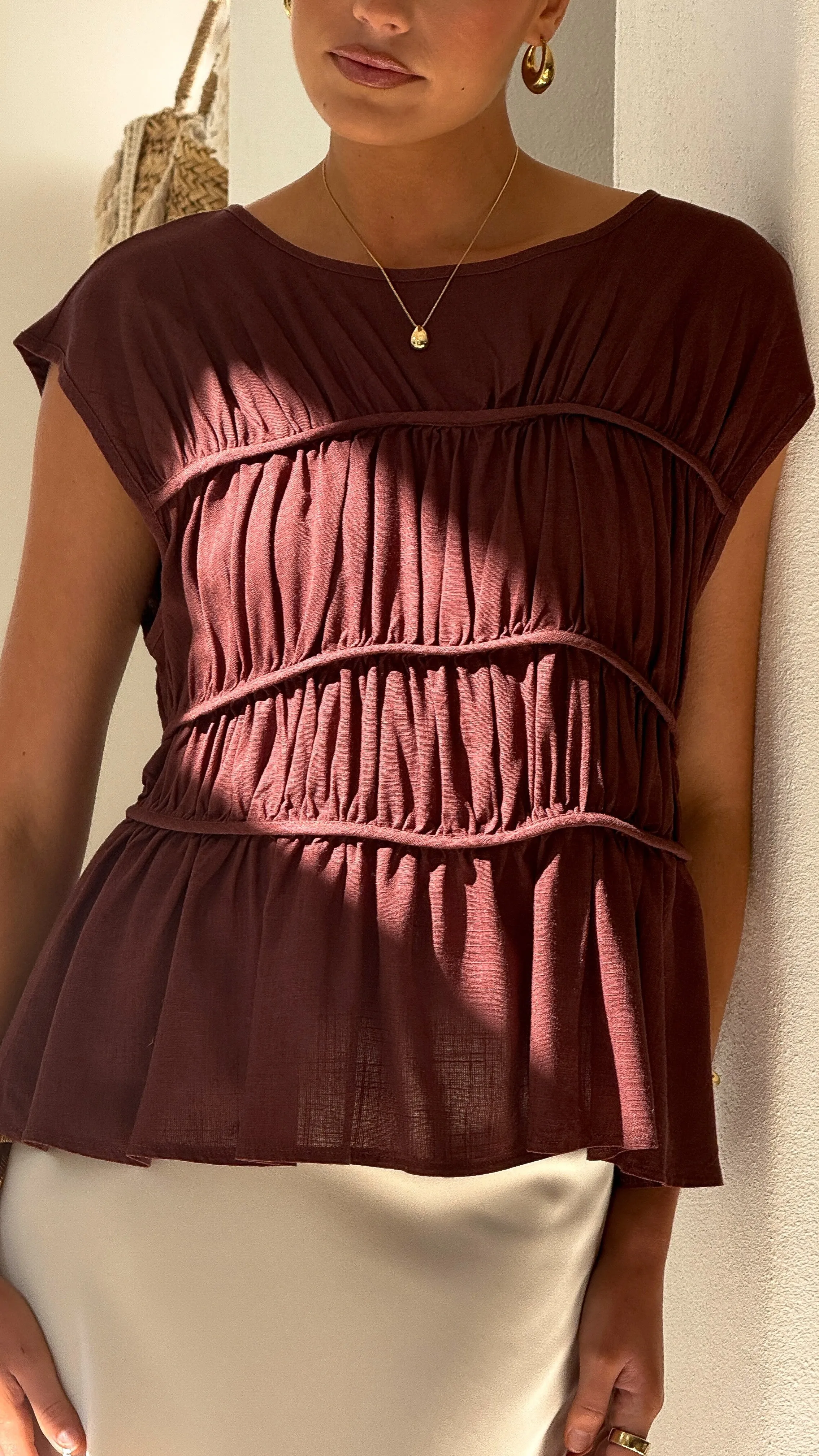 Comfortable fit Graceful Design Evelyn Top - Chocolate