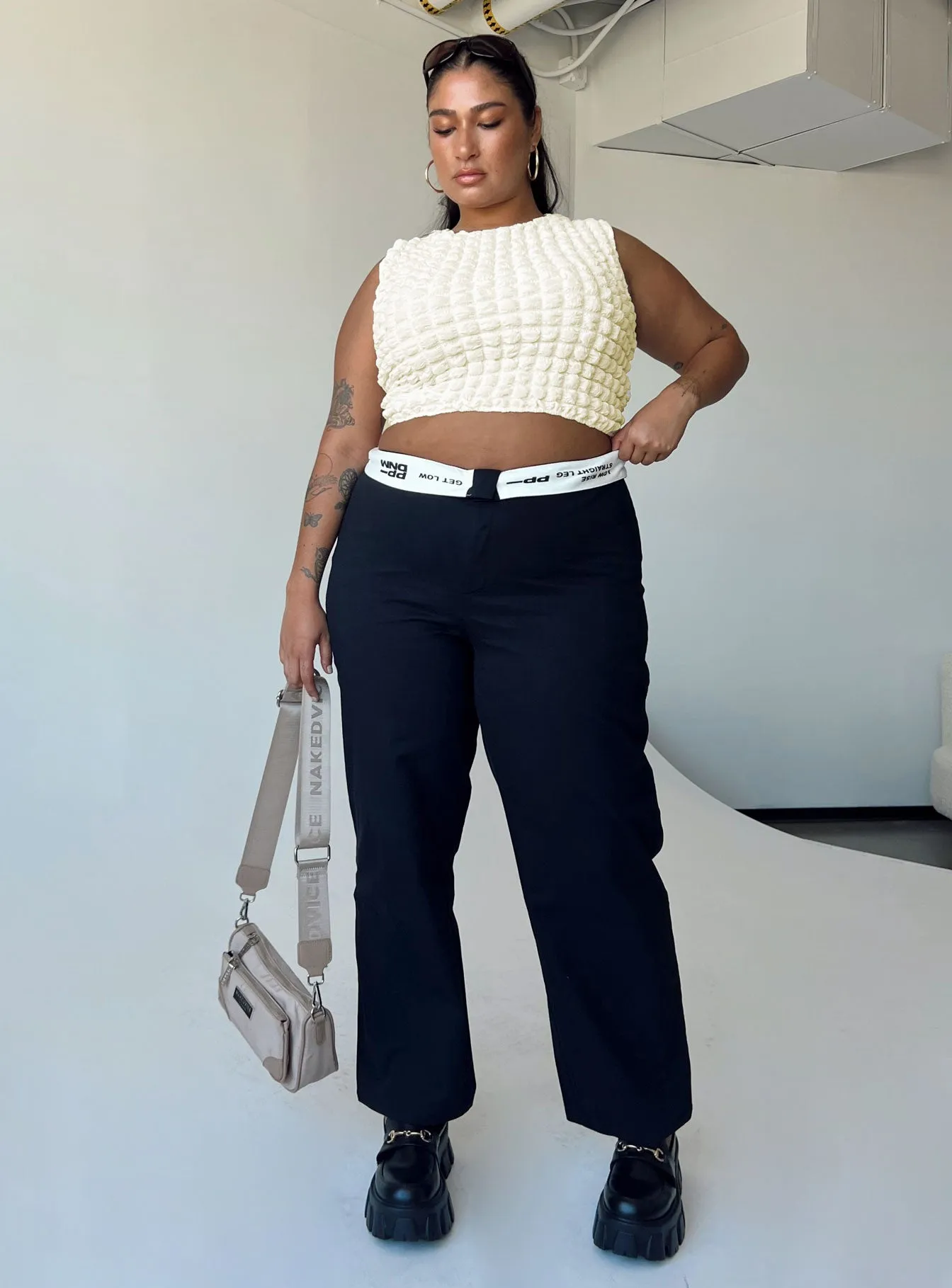 Stain Release Finish Dava Low Rise Pants Black Curve