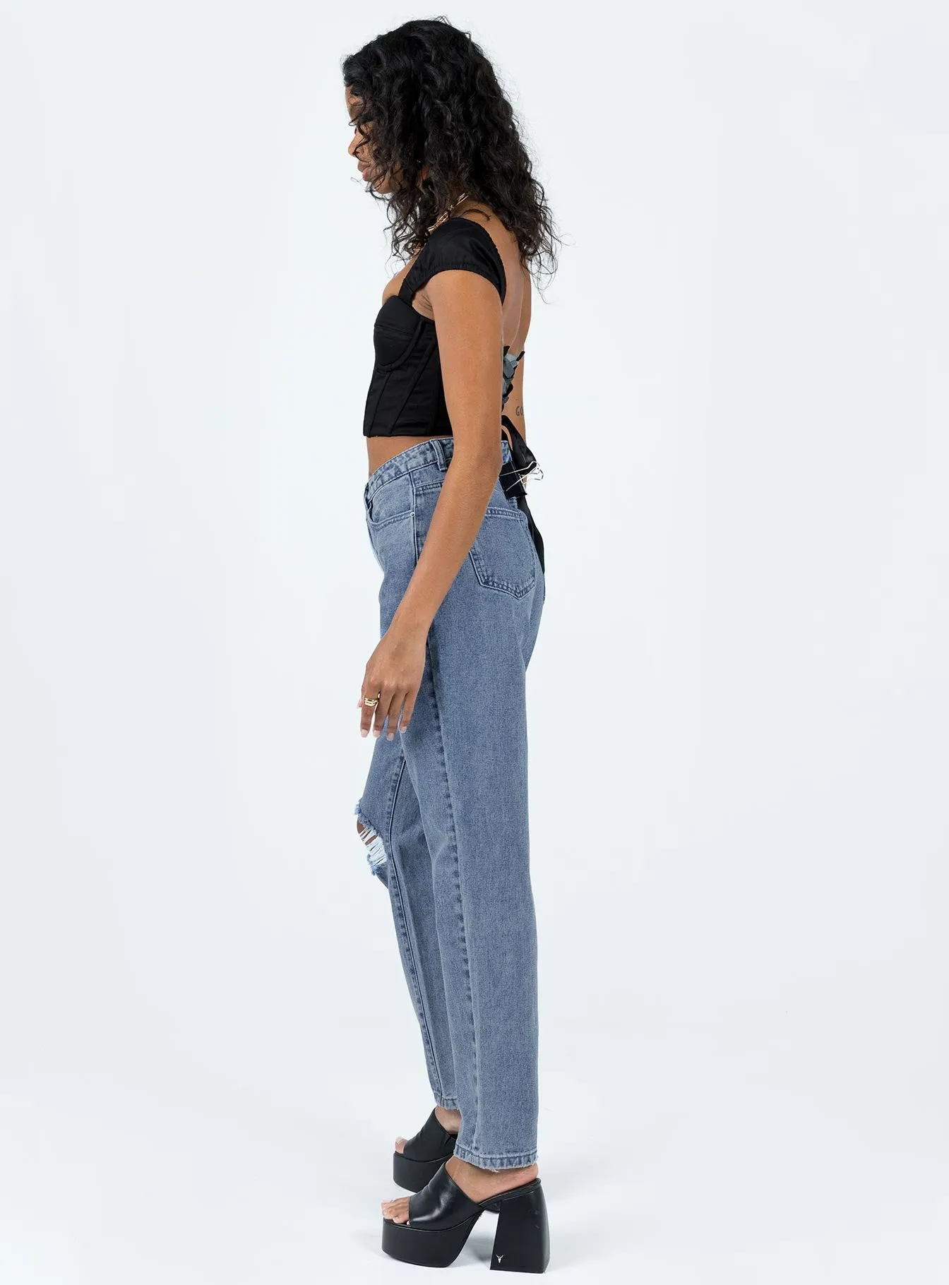 Zip Fly Closure Relaxed Style City Walk Trend Setter Unofficial High Waisted Mom Jean Light Wash Denim