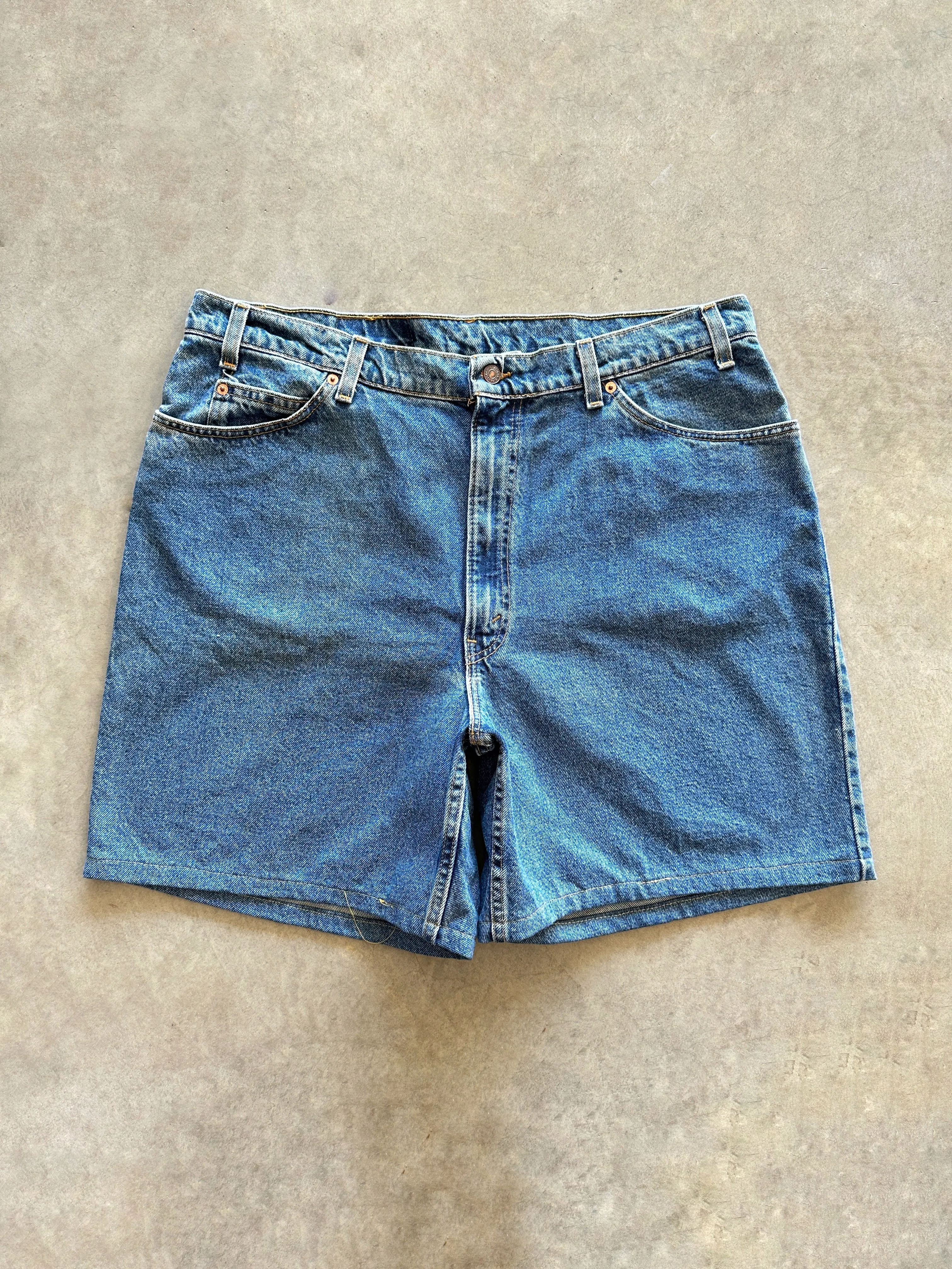 1990s Levis denim shorts (40) Travel Ready