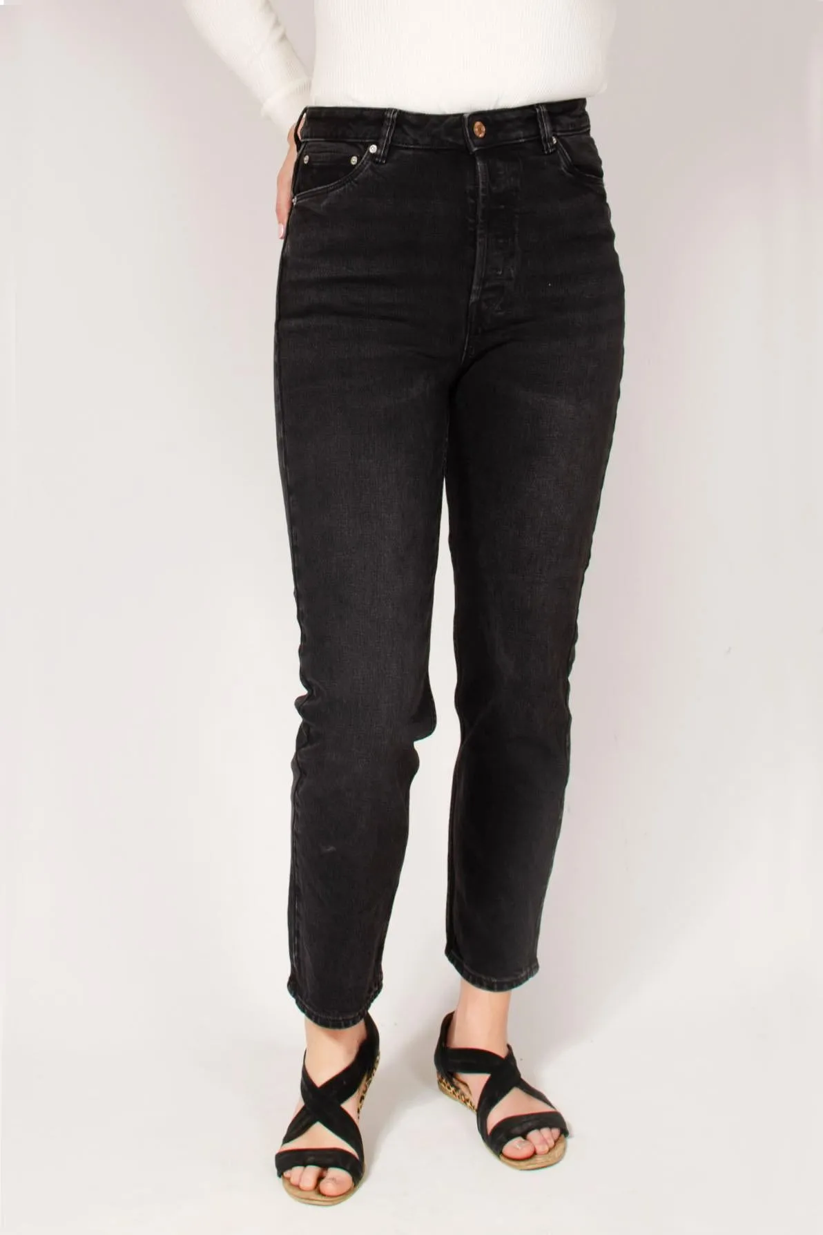 High Rise Slim Leg Jeans Classic Five Pocket Comfortable Tailoring