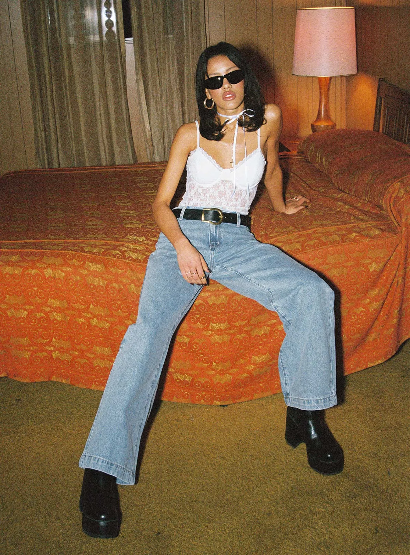 Modern Straight Leg Travel Outfit Evening Stroll Minimalist Thaddeus Jeans Mid Wash