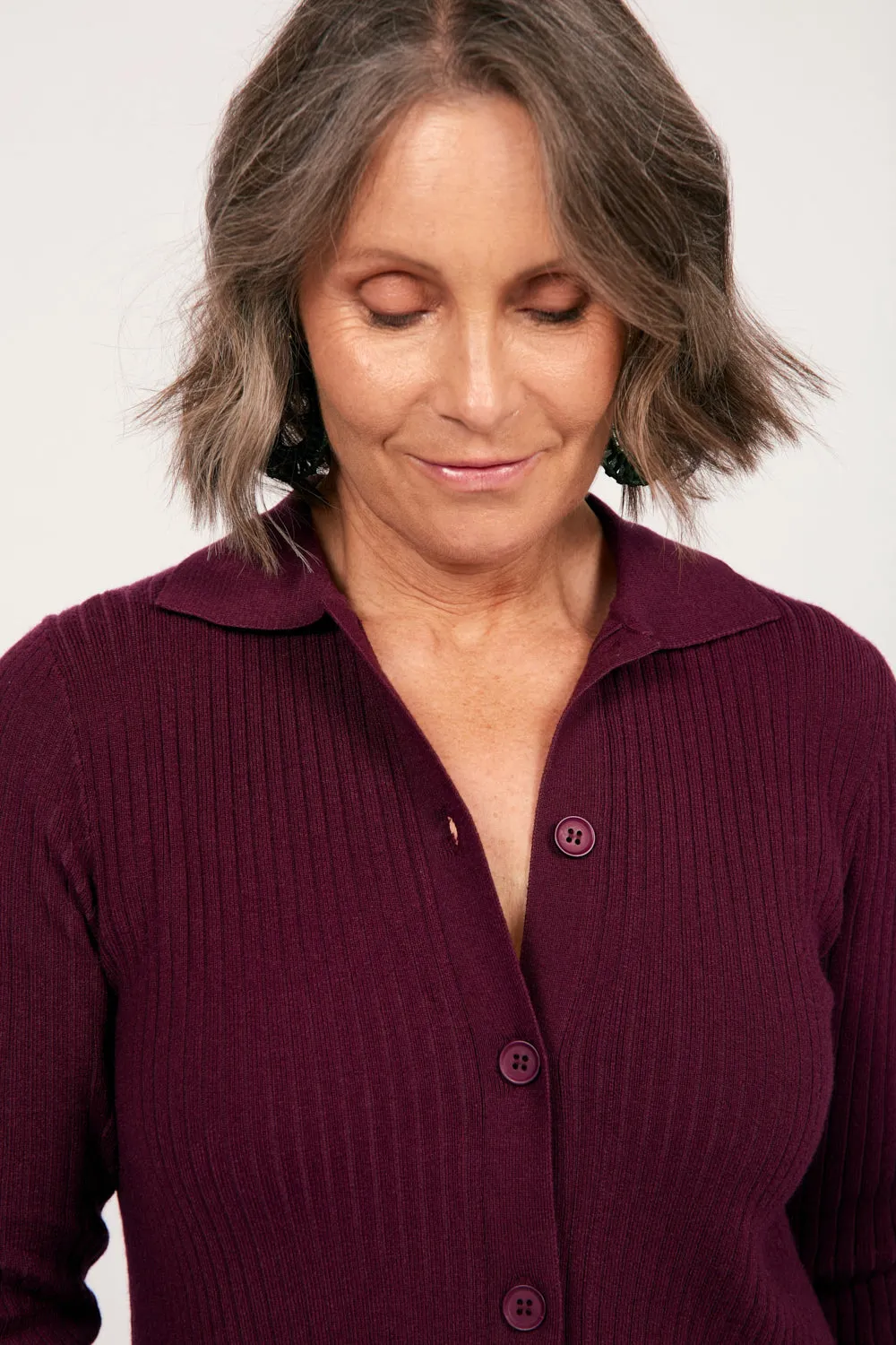 Knitted Cardigan in Plum Travel Street Style