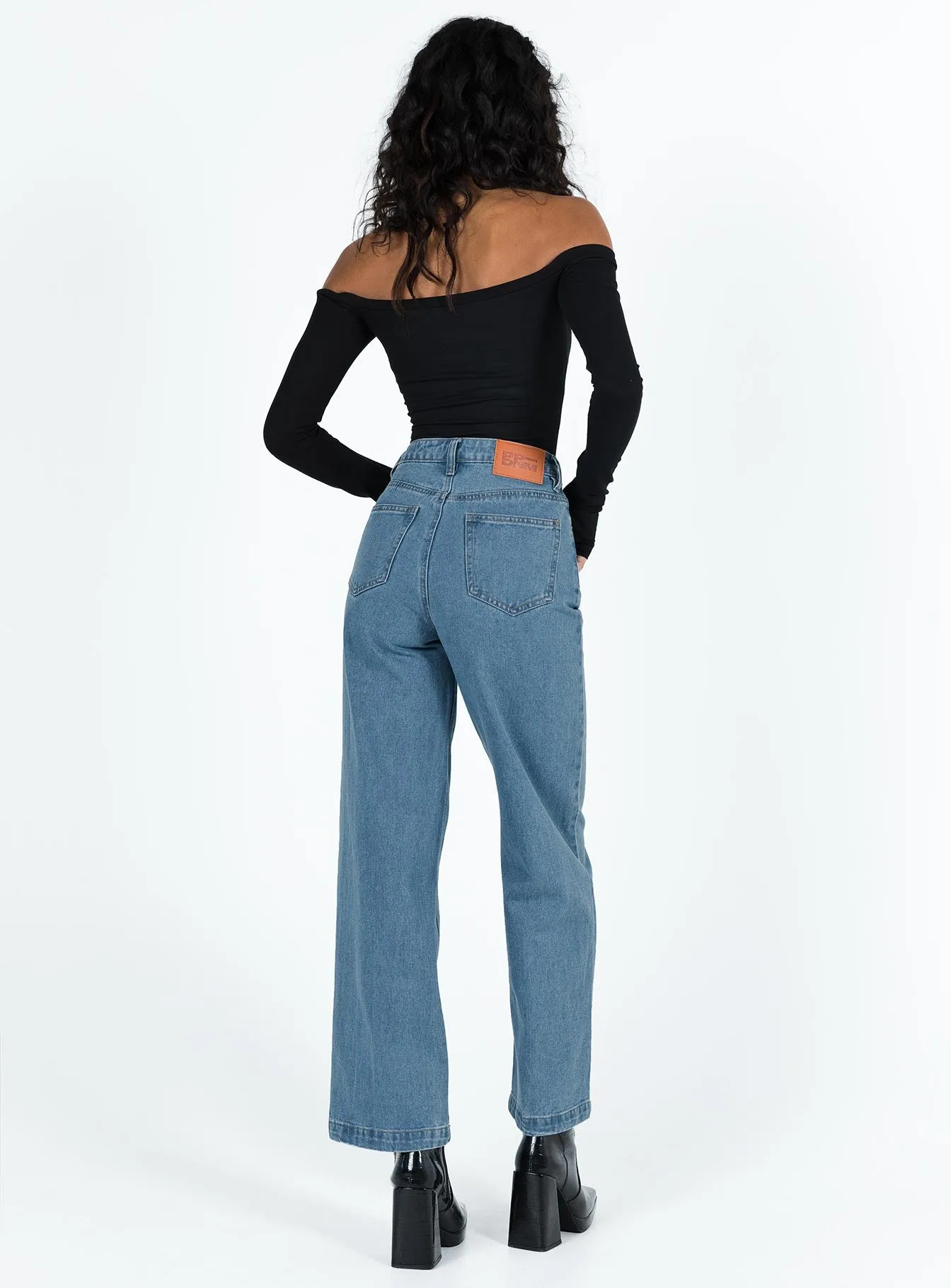 Evening Stroll Weekend Getaway Booran Wide Leg Mid Wash Denim Jean