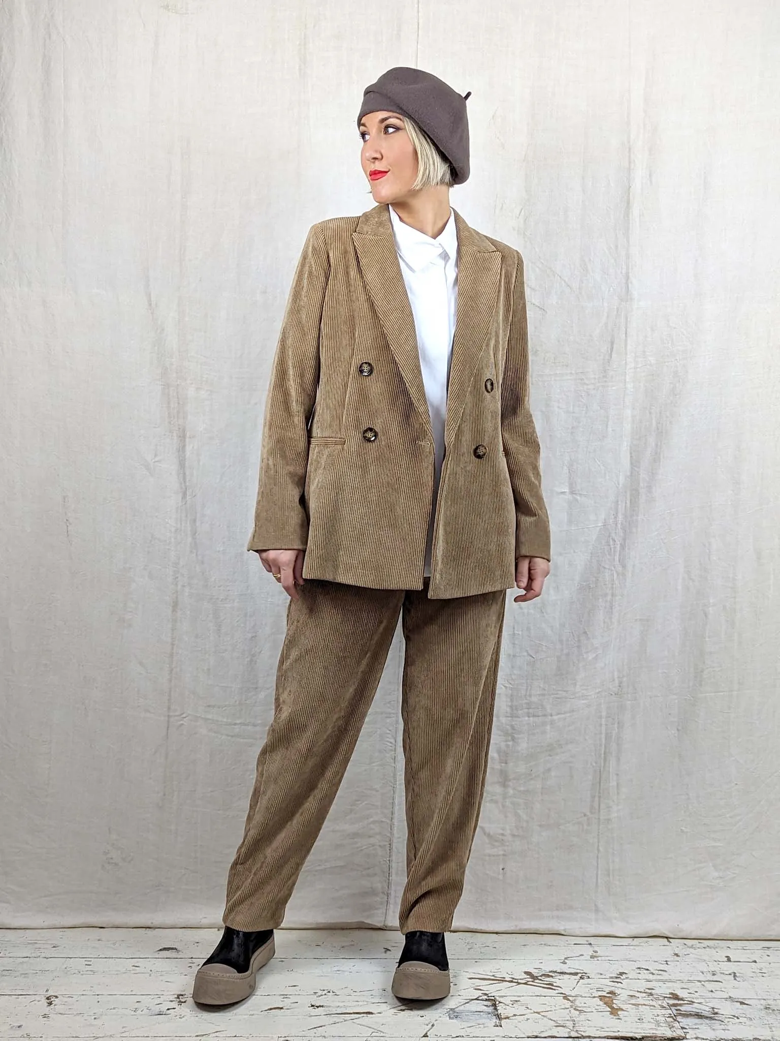 i-Blues CEPPO Corduroy Trousers in CAMEL Classy Fit