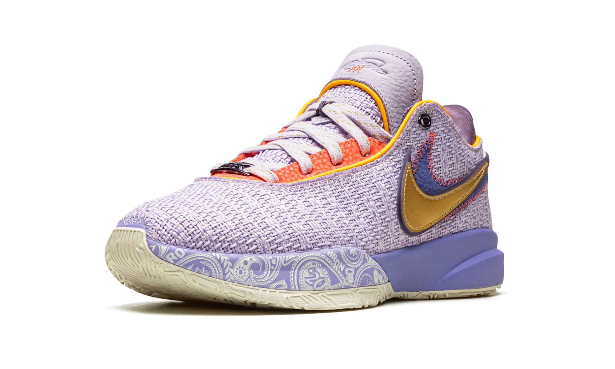 mud running footwear Thermoregulating Lining LeBron 20 "Violet Frost"