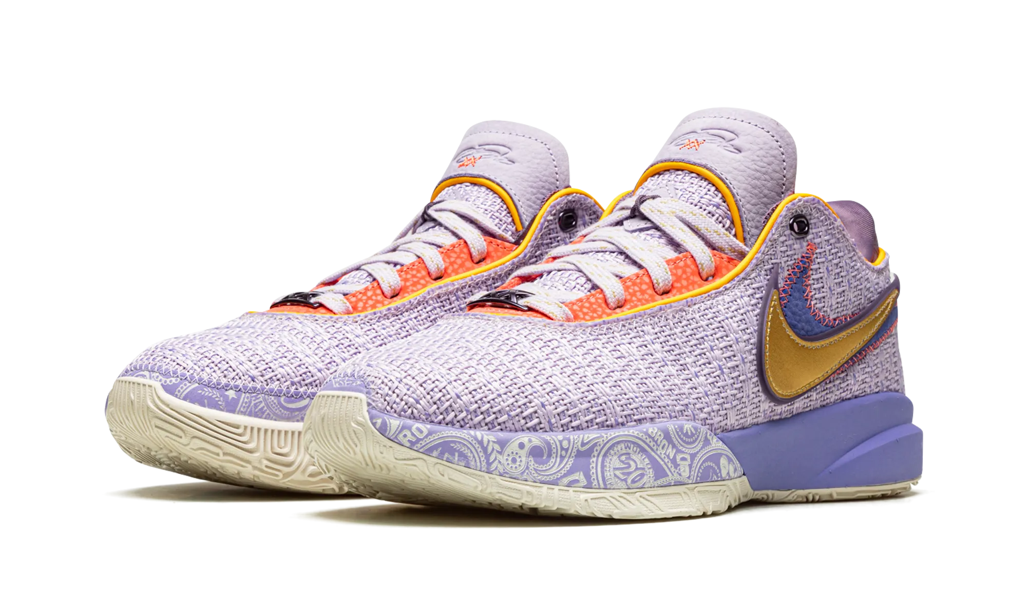 tactical shoes LeBron 20 "Violet Frost"