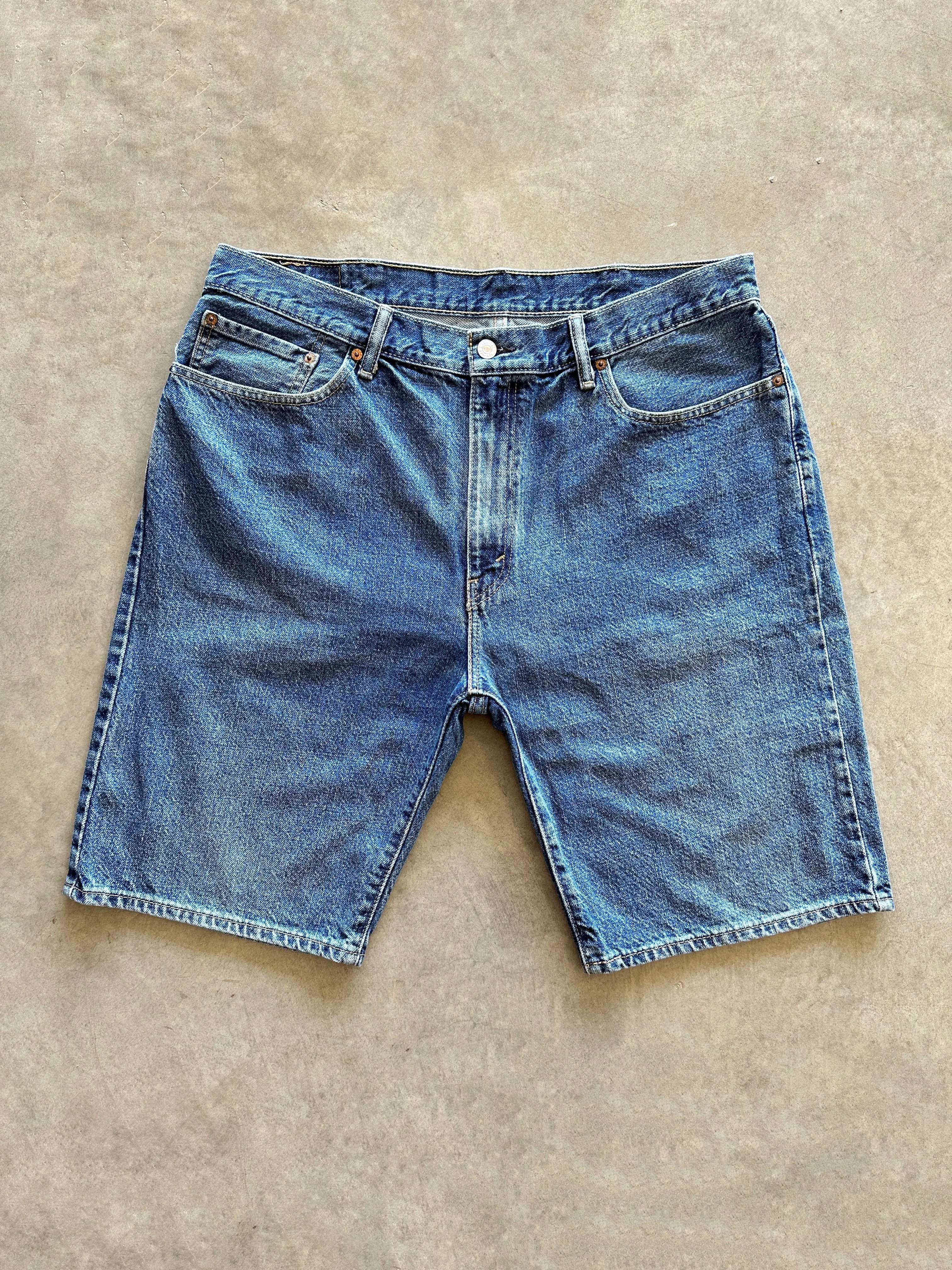 Slim Look beauty industry 2000s Levis denim shorts (38)