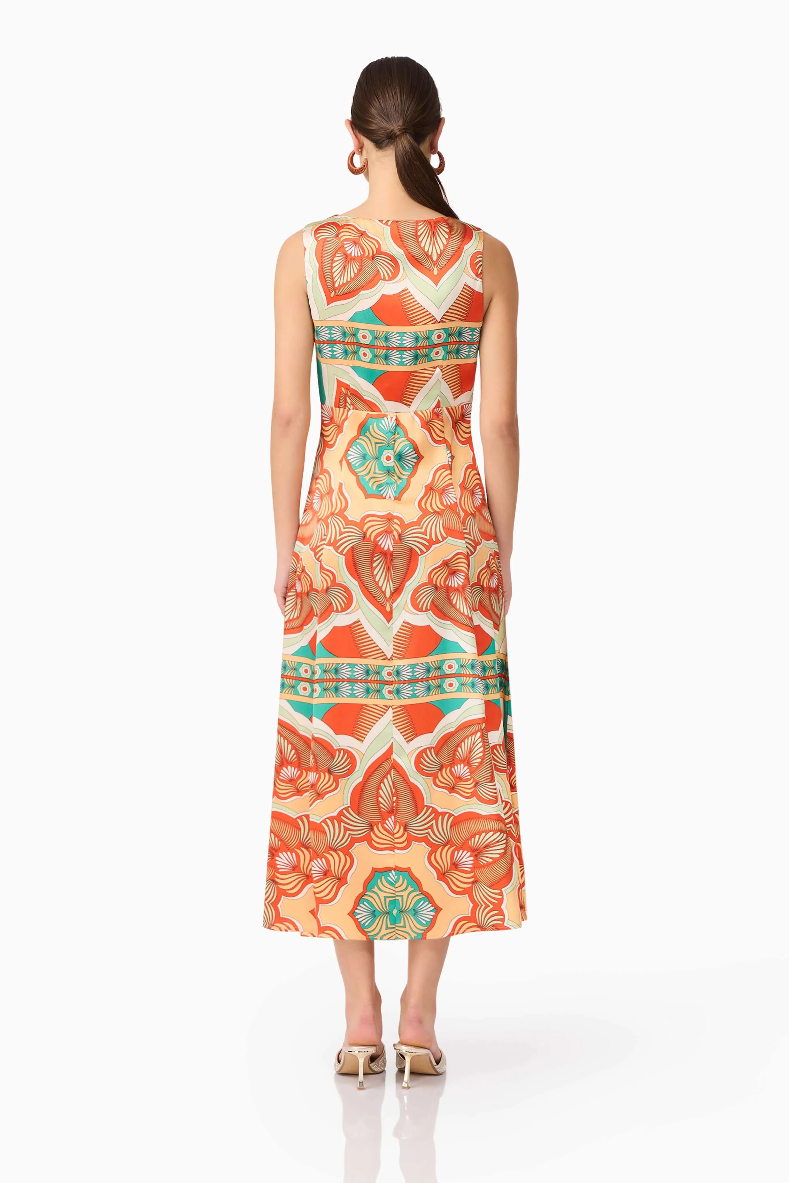 Neomi V Neck Midi Dress in Orange Travel-Essential Summer Fashion