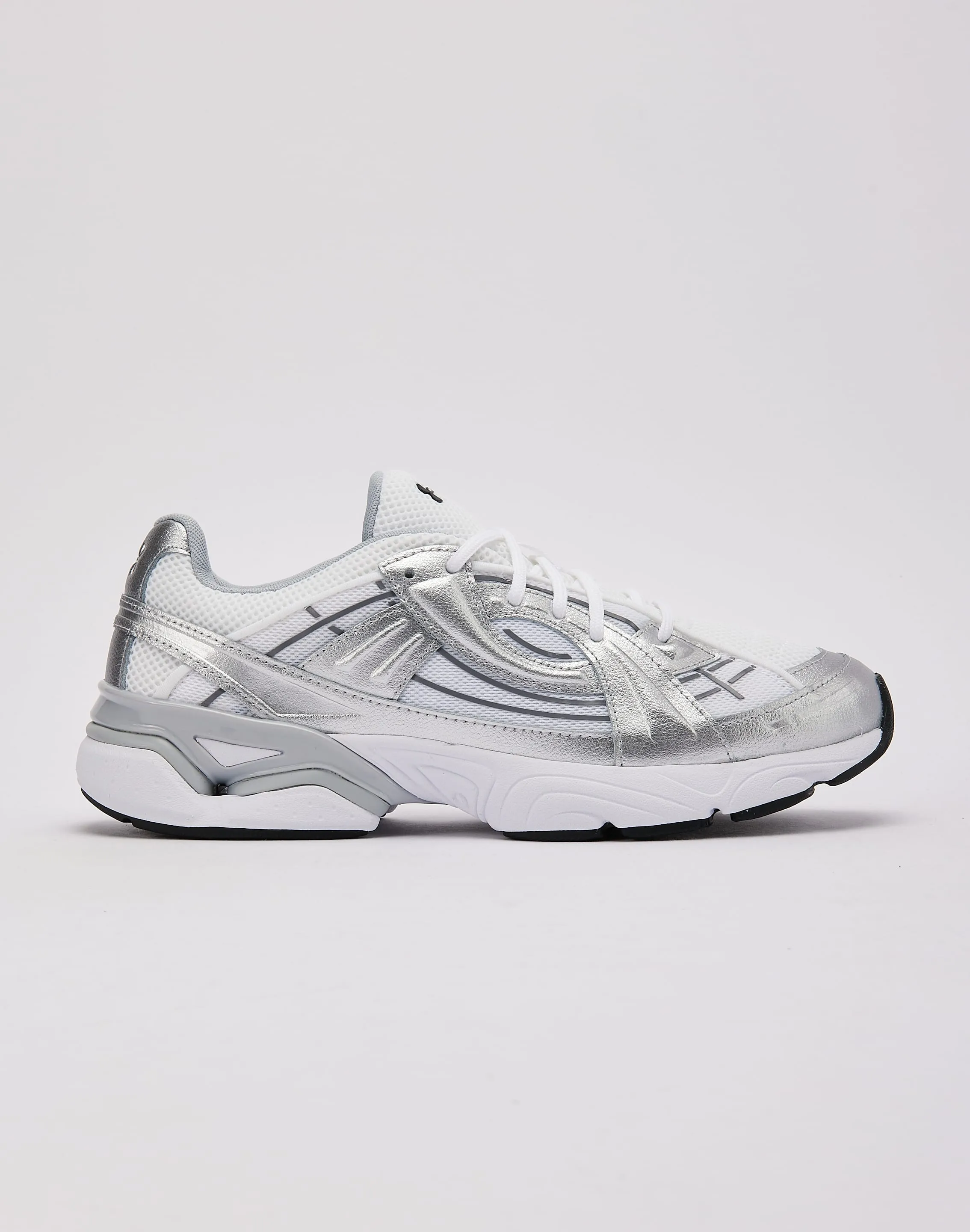 adventure - themed running gear hybrid shoes Under Armour Sola