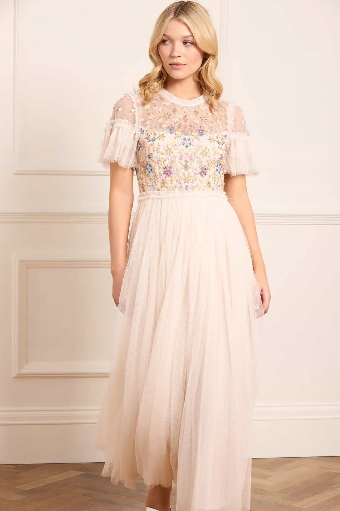 Soft Waist Flowerbed Embroidery Bodice Round Neck Ankle Gown