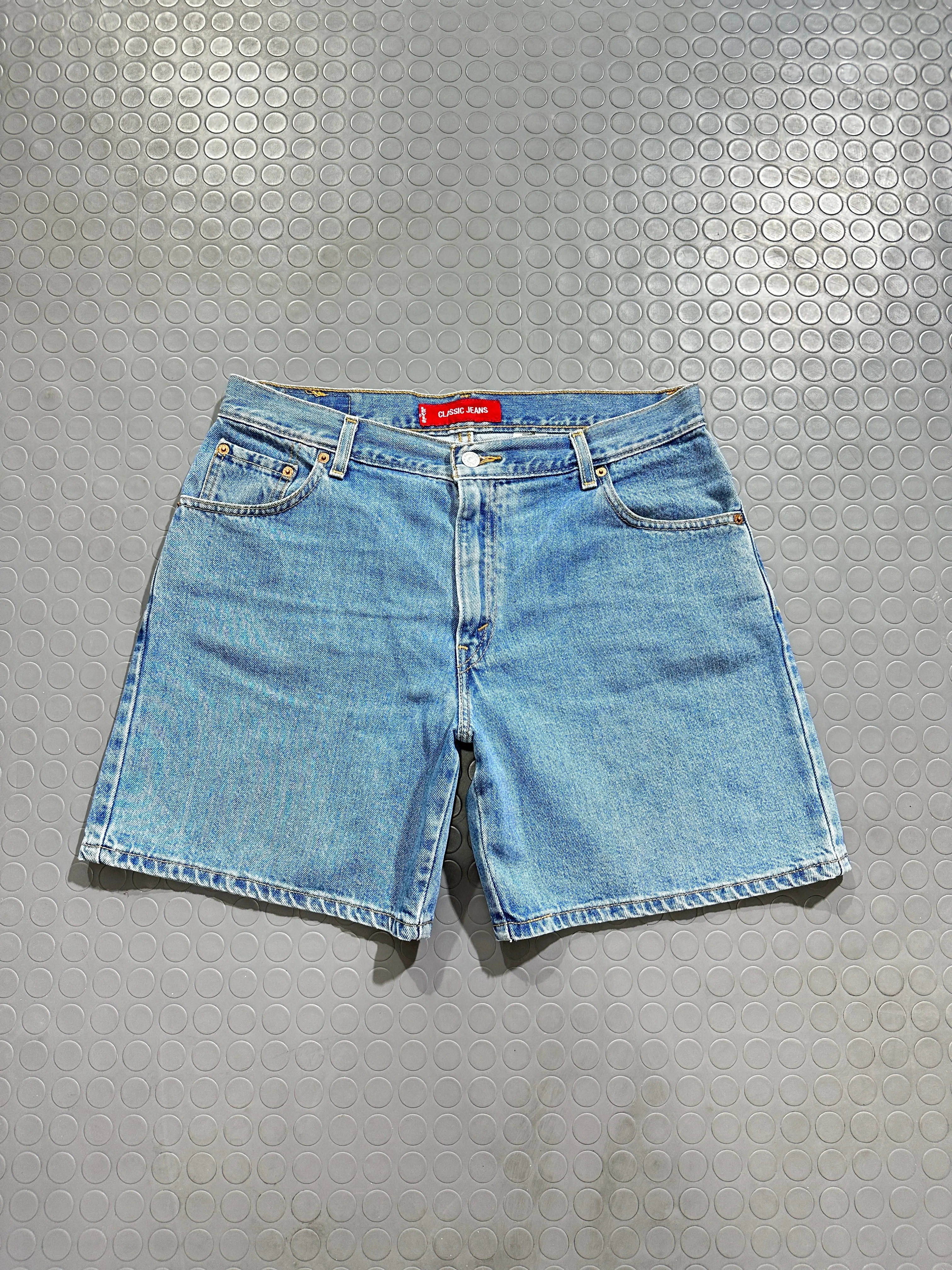 Easy Wear Levi??s denim shorts (32)