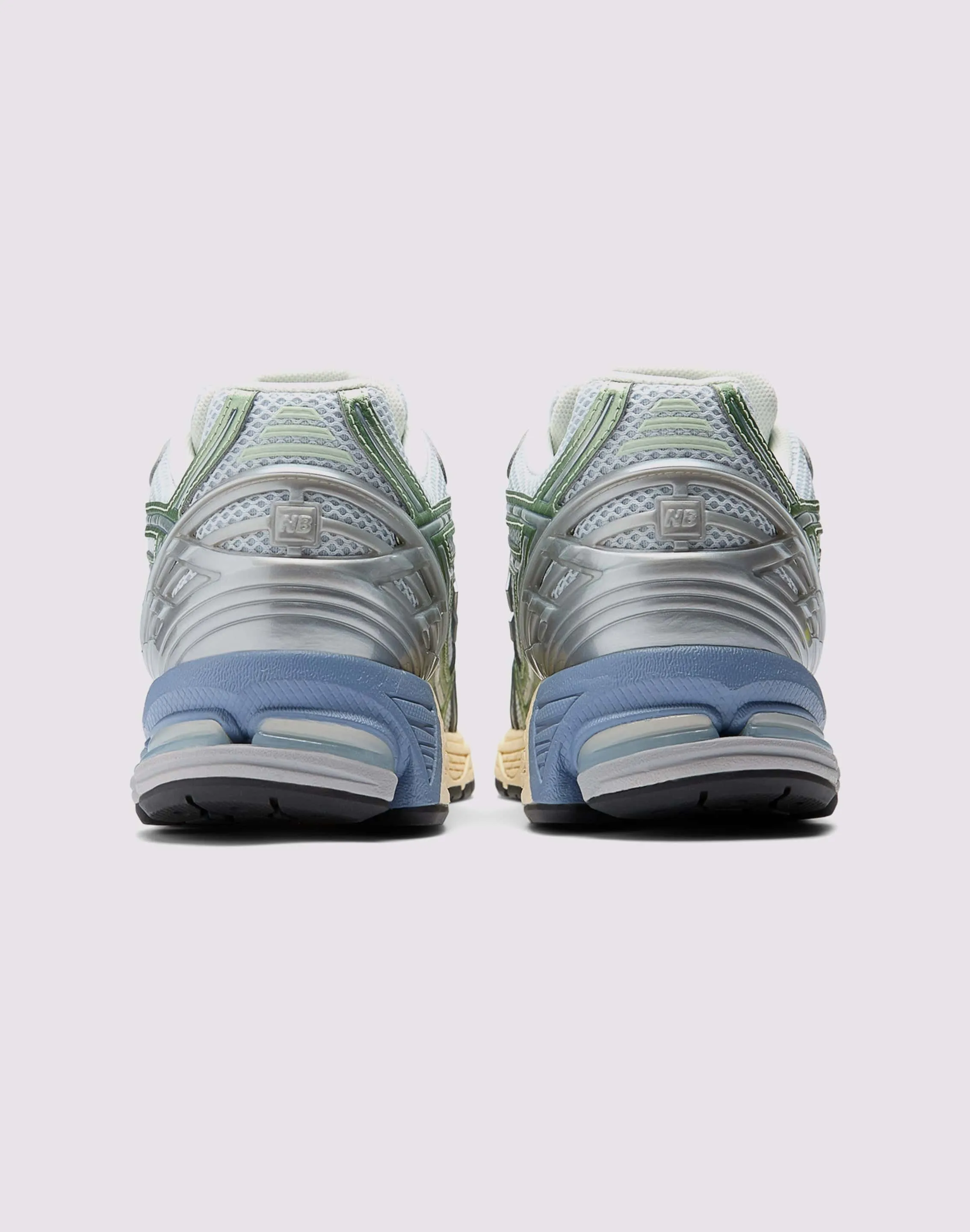 performance - technology running in a rope bridge area shoes New Balance 1906R