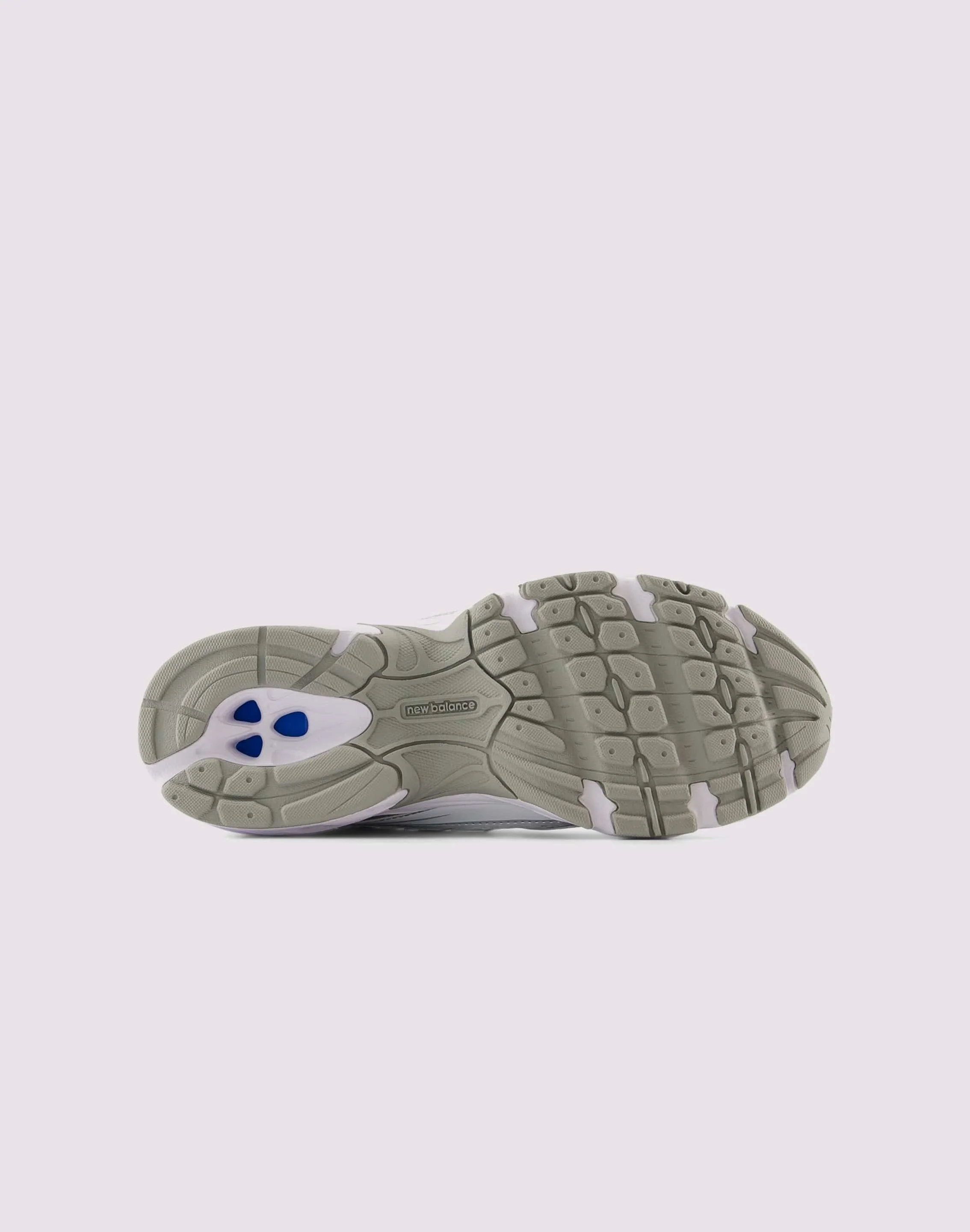 Giftable post - workout recovery New Balance 740