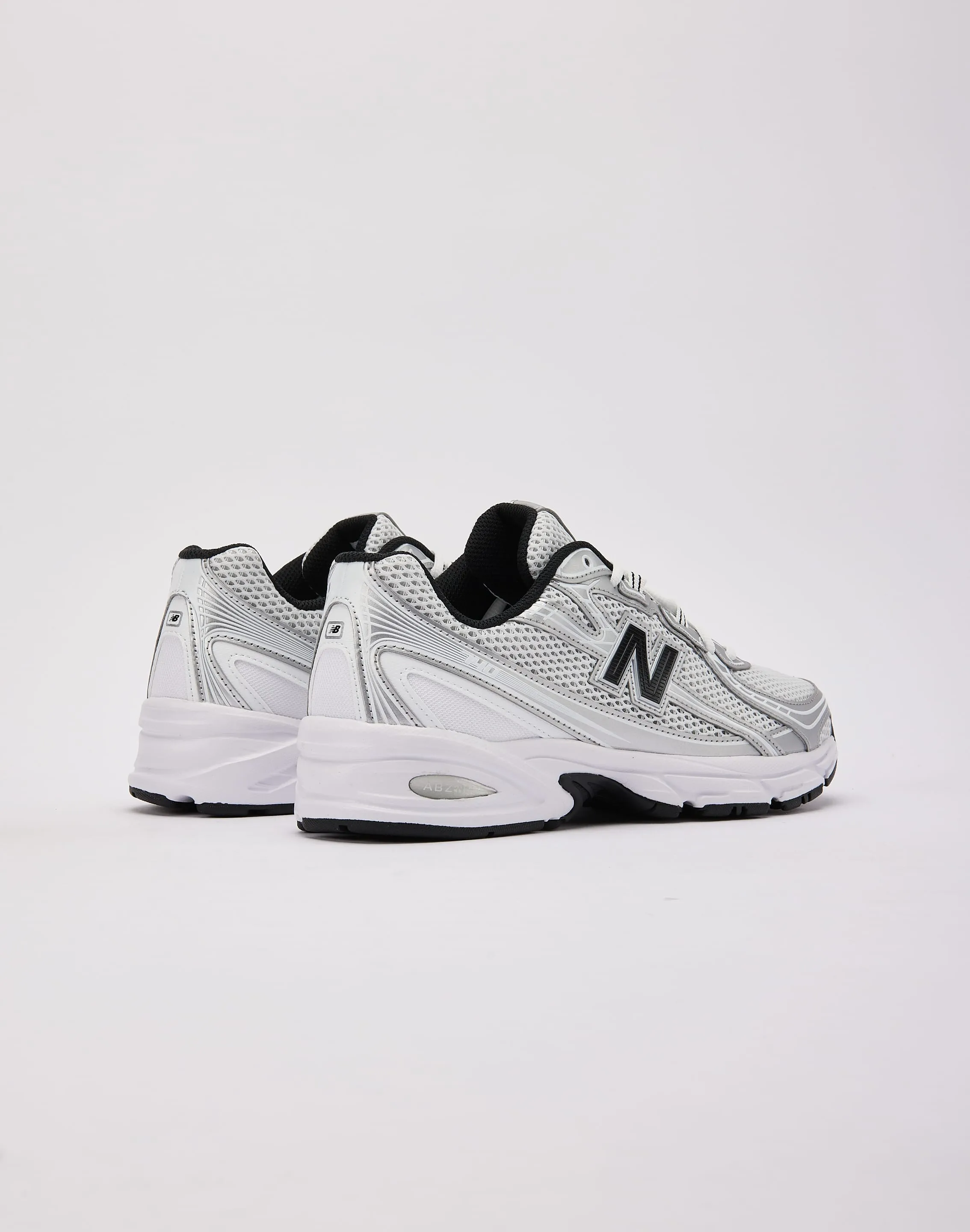New Balance 740 Balance packable