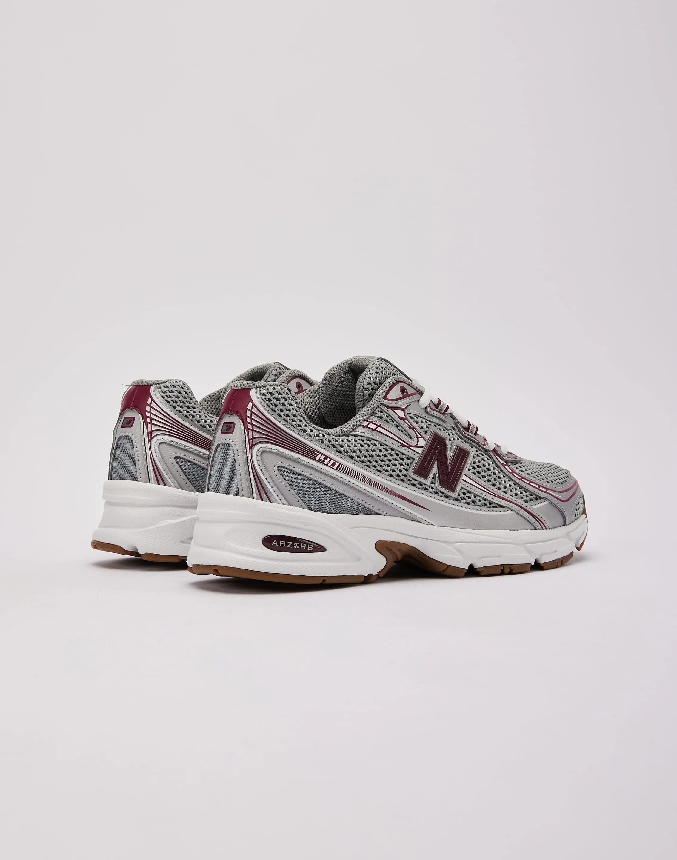 Trail Fitness long - distance runner's shoe selection New Balance 740