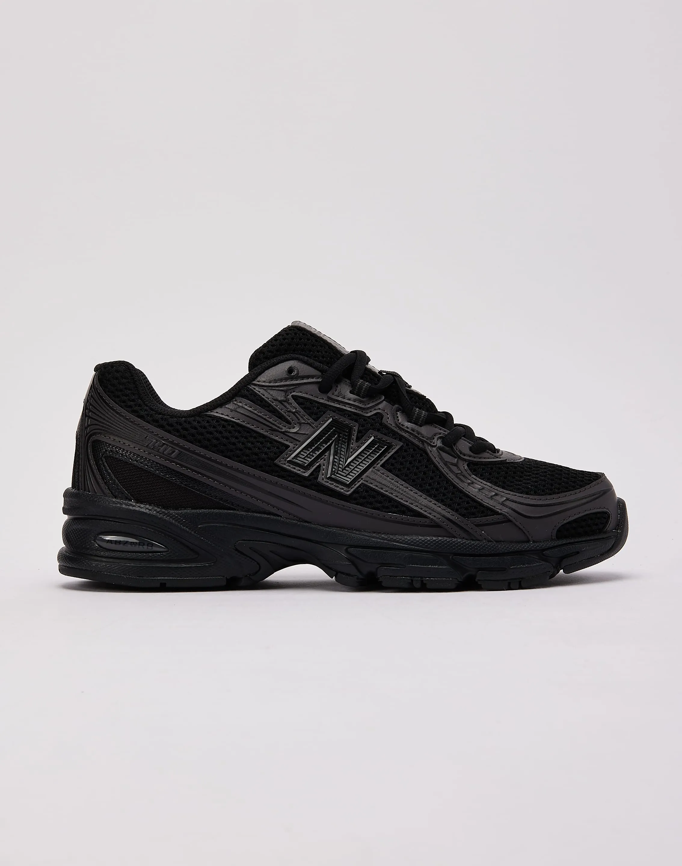 hilly running shoes rough shoes New Balance 740