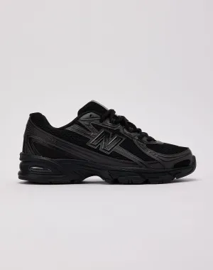hilly running shoes rough shoes New Balance 740