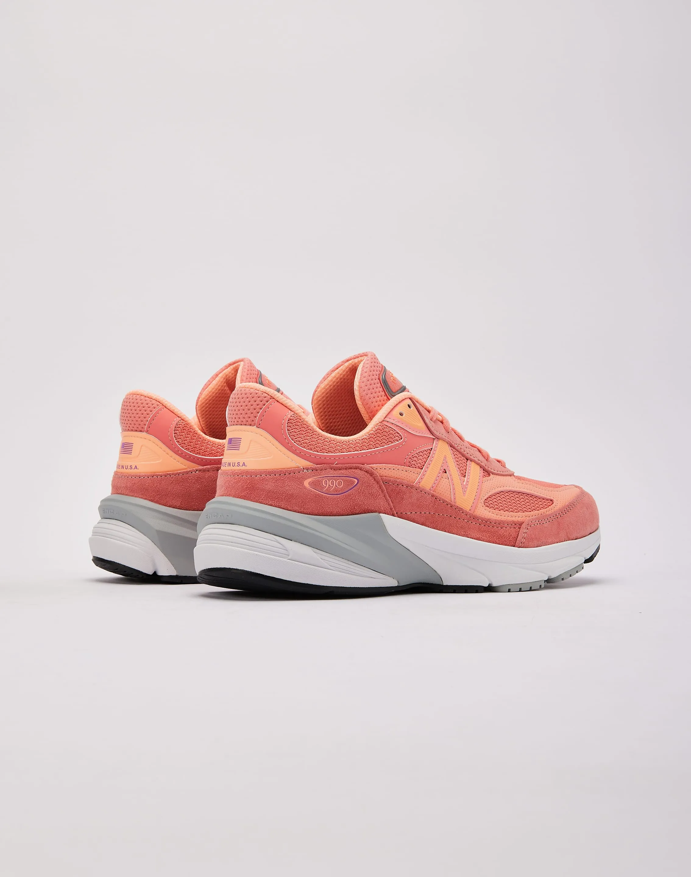 Foot - care running in a martial arts studio shoes New Balance MADE In USA 990v6