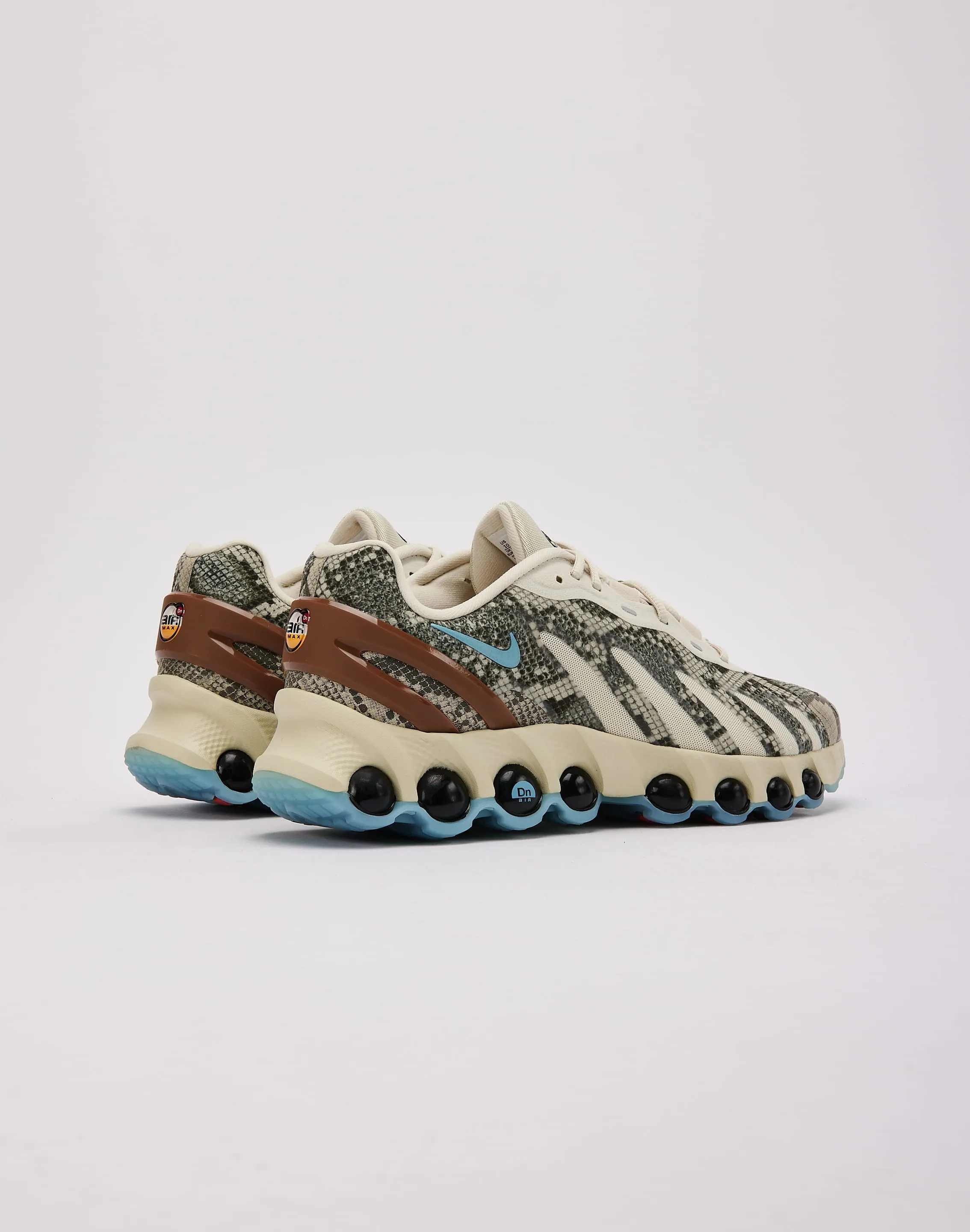 winter - specific shoes Adaptive Lacing Harness Nike Air Max Dn8 PRM