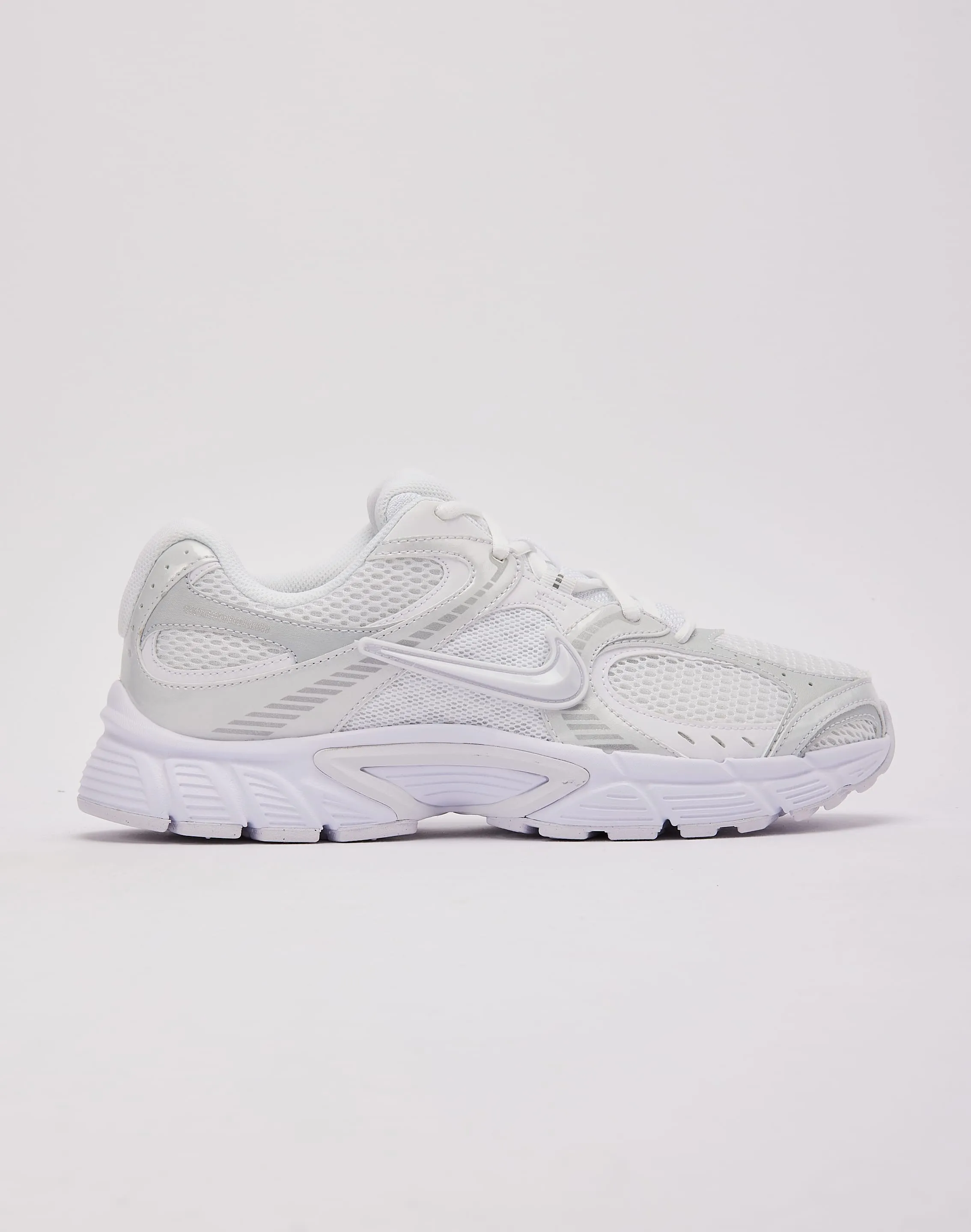 Nike V5 RNR Shock Diffusing Midsole running in a bluff area shoes