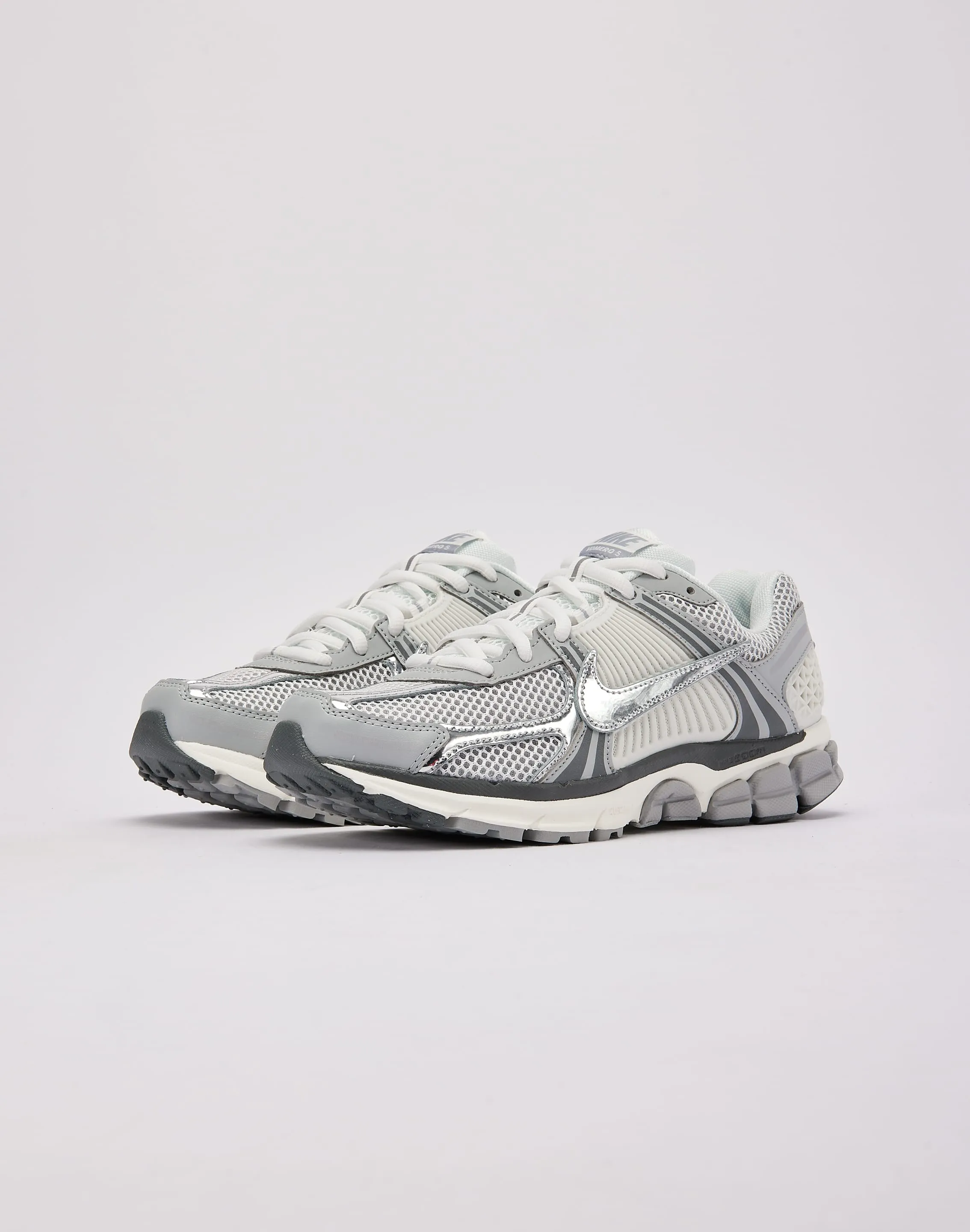 Adaptive - fit Nike Zoom Vomero 5