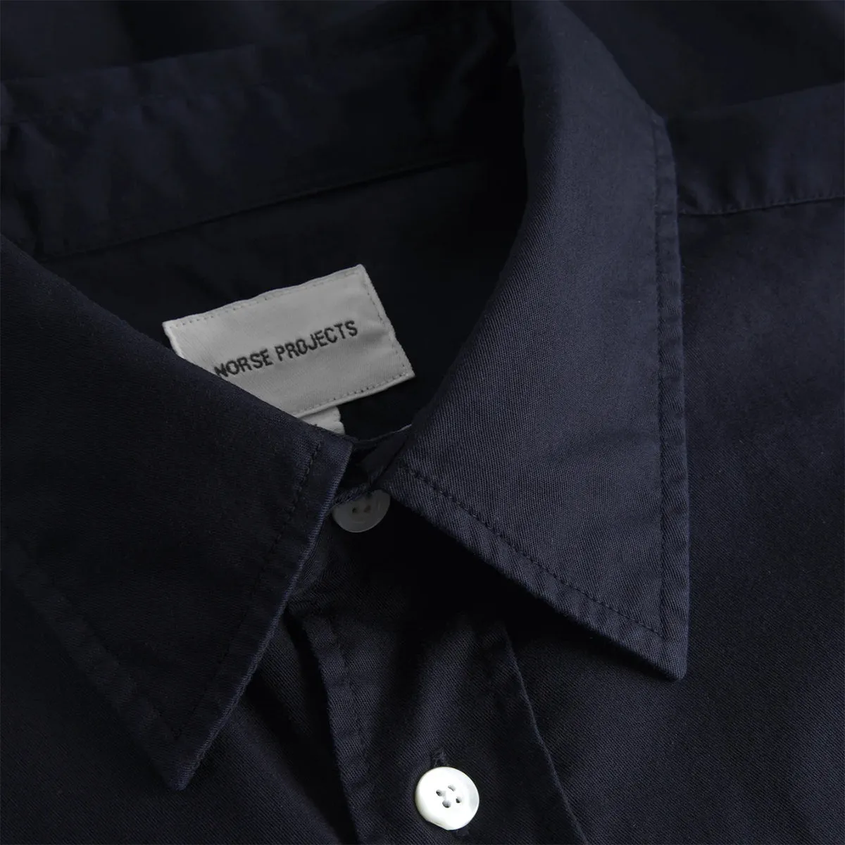 Wide Neck Opening Norse Projects - Algot Twill Shirt in Navy