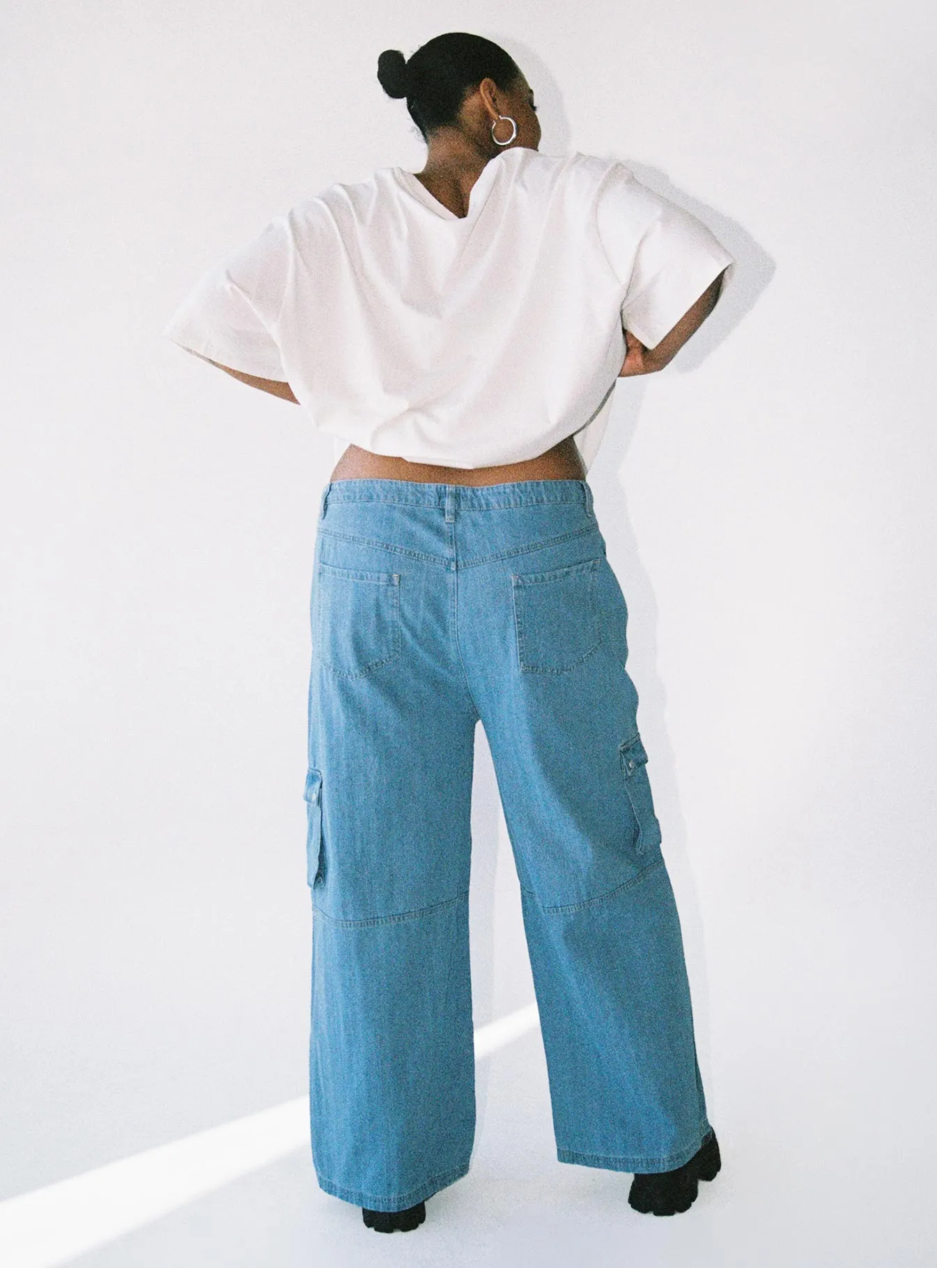 Slim Modern Casual Style Paige Mid Rise Cargo Jean Denim Curve