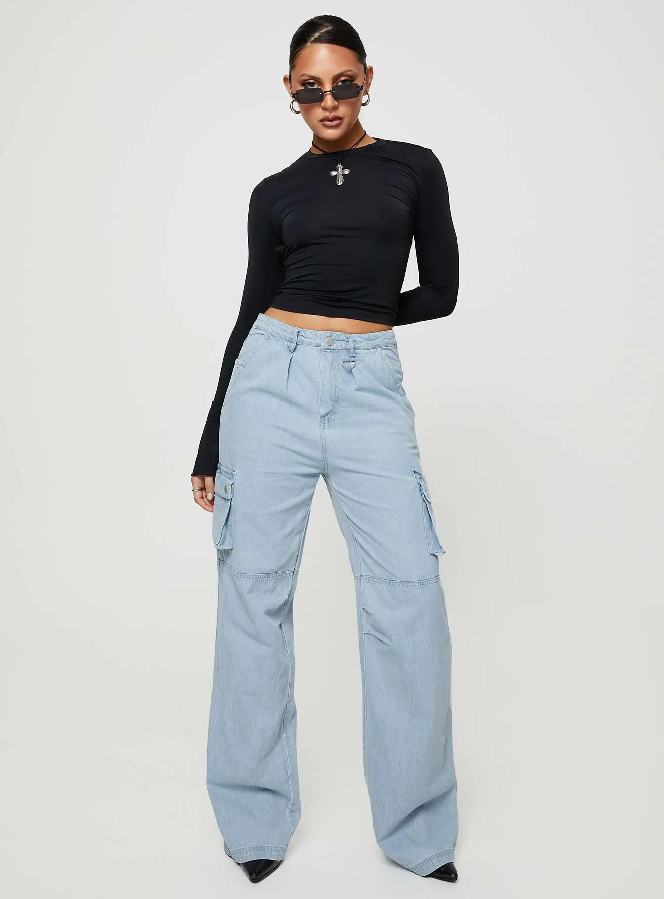 Comfortable Waist Paige Mid Rise Cargo Jean Light Wash